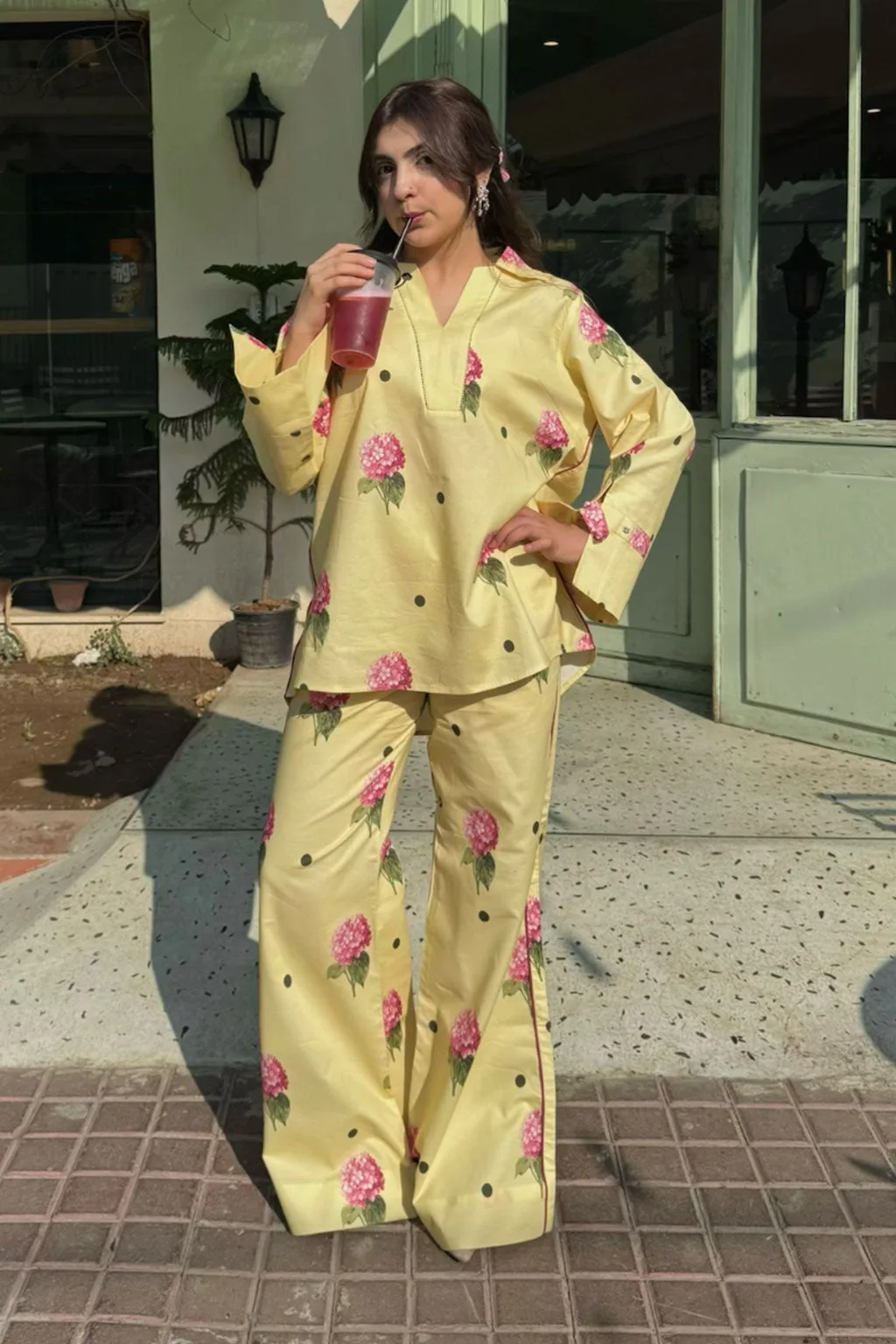 Lemon yellow lawn long shirt with floral print and matching trousers – view 1 – Poshaq