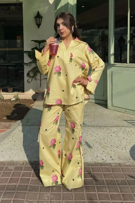 Lemon yellow lawn long shirt with floral print and matching trousers – view 1 – Poshaq
