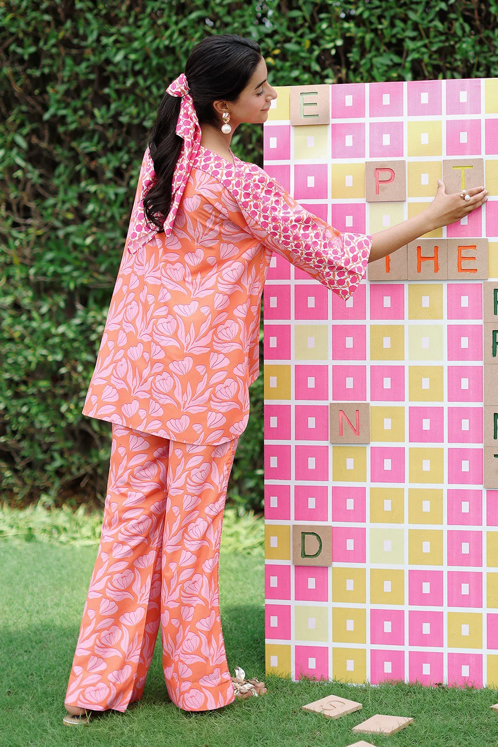 Coral lawn two‑piece suit with relaxed fit – view 2 – Poshaq