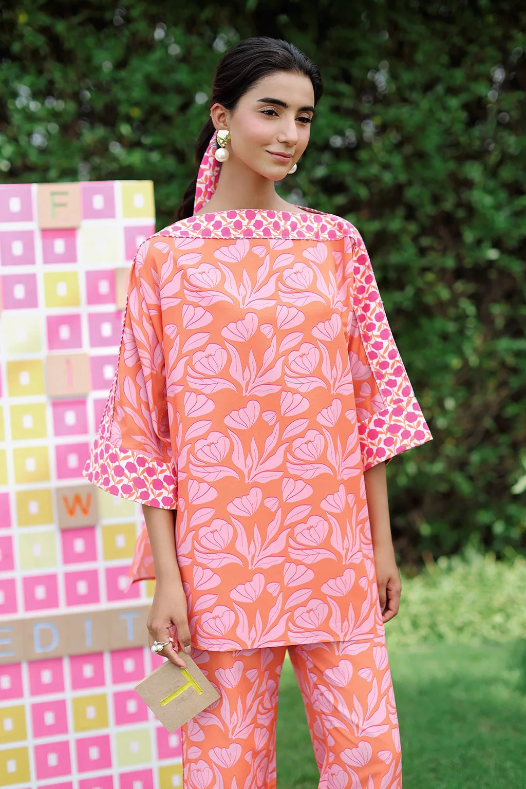 Coral lawn two‑piece suit with relaxed fit – view 3 – Poshaq
