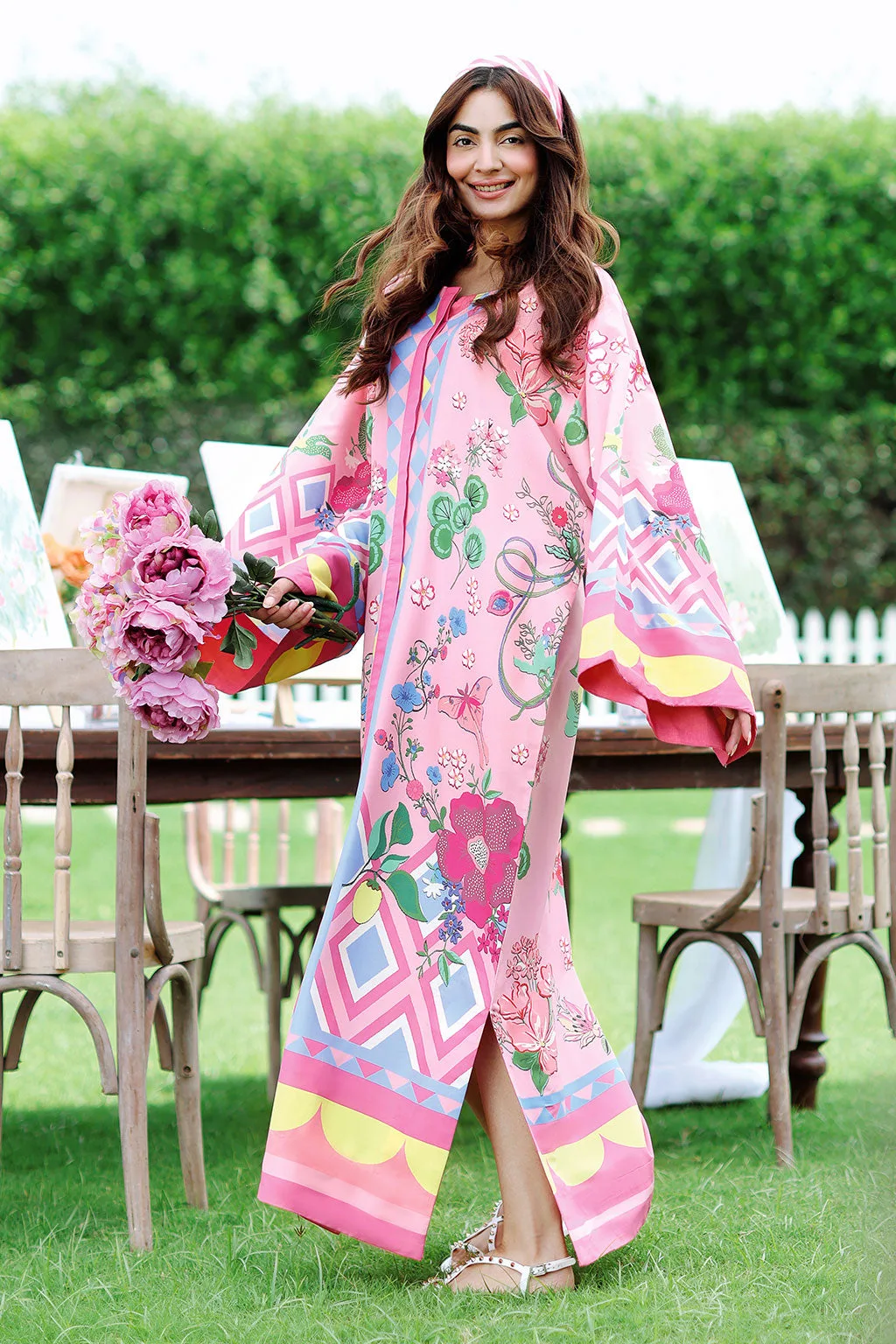 Pink lawn kaftan with vibrant printed pattern – view 5 – Poshaq