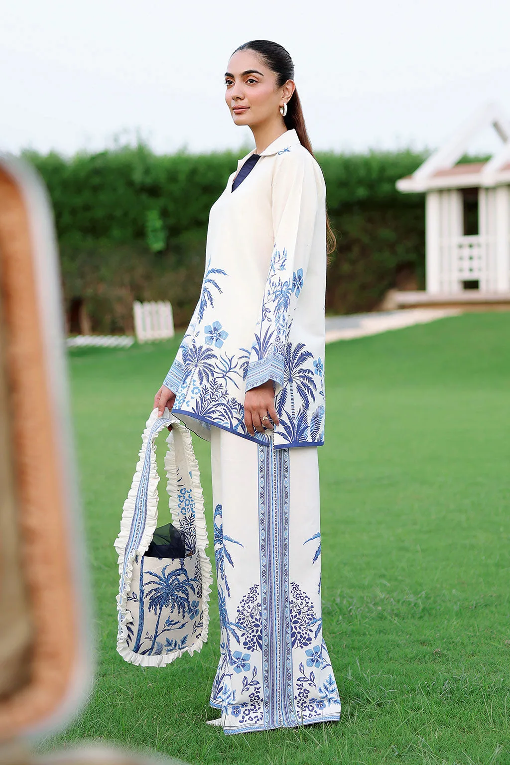 Off white lawn co‑ord set with printed top and trousers – view 4 – Poshaq