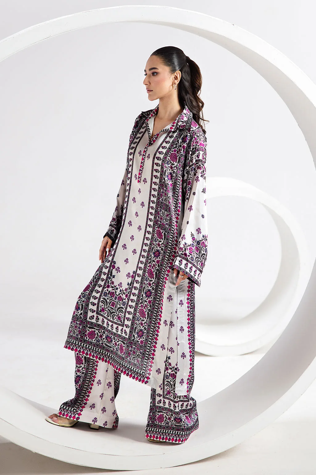 Pearl White silk extended shirt with subtle print – view 1 – Poshaq