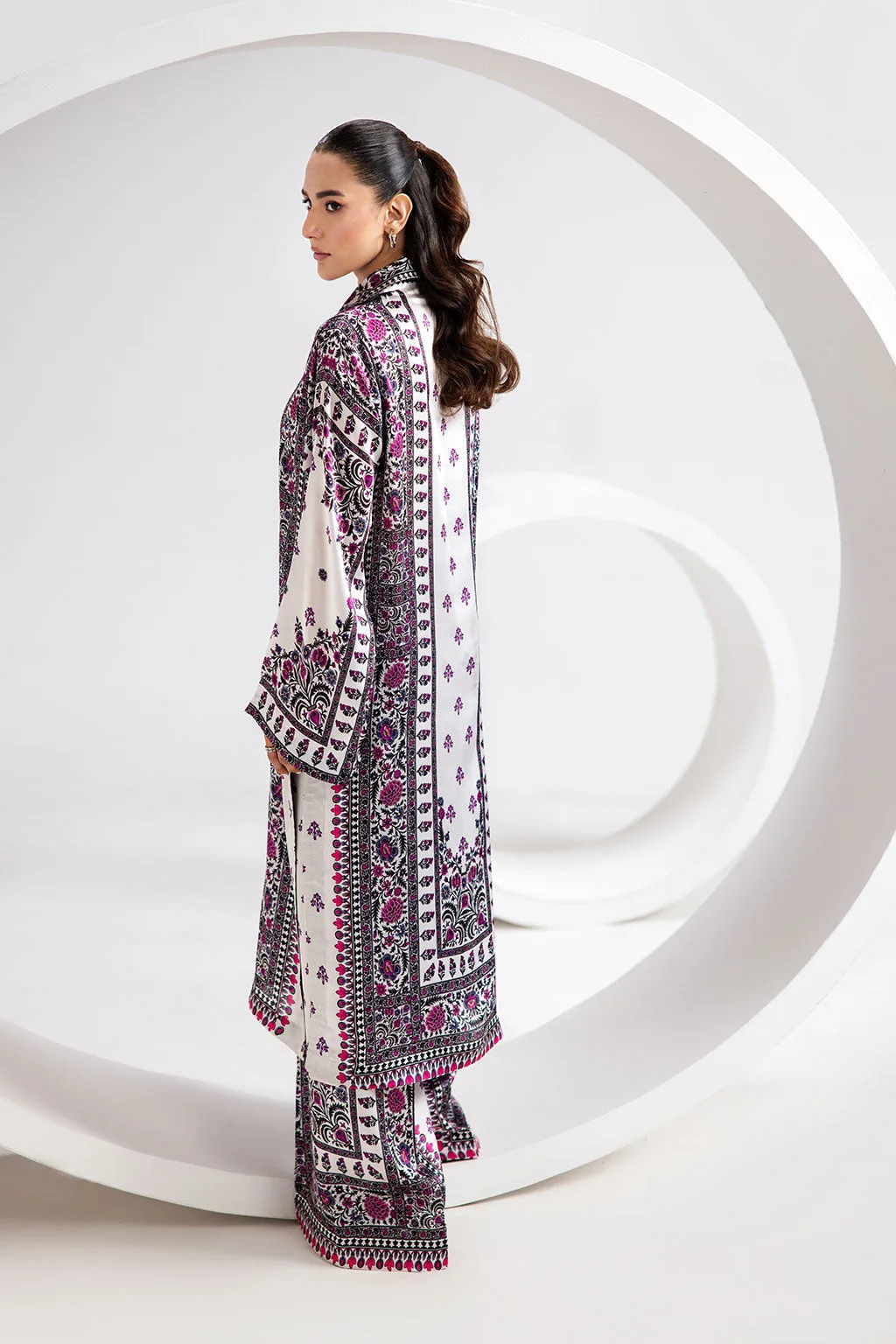 Pearl White silk extended shirt with subtle print – view 2 – Poshaq