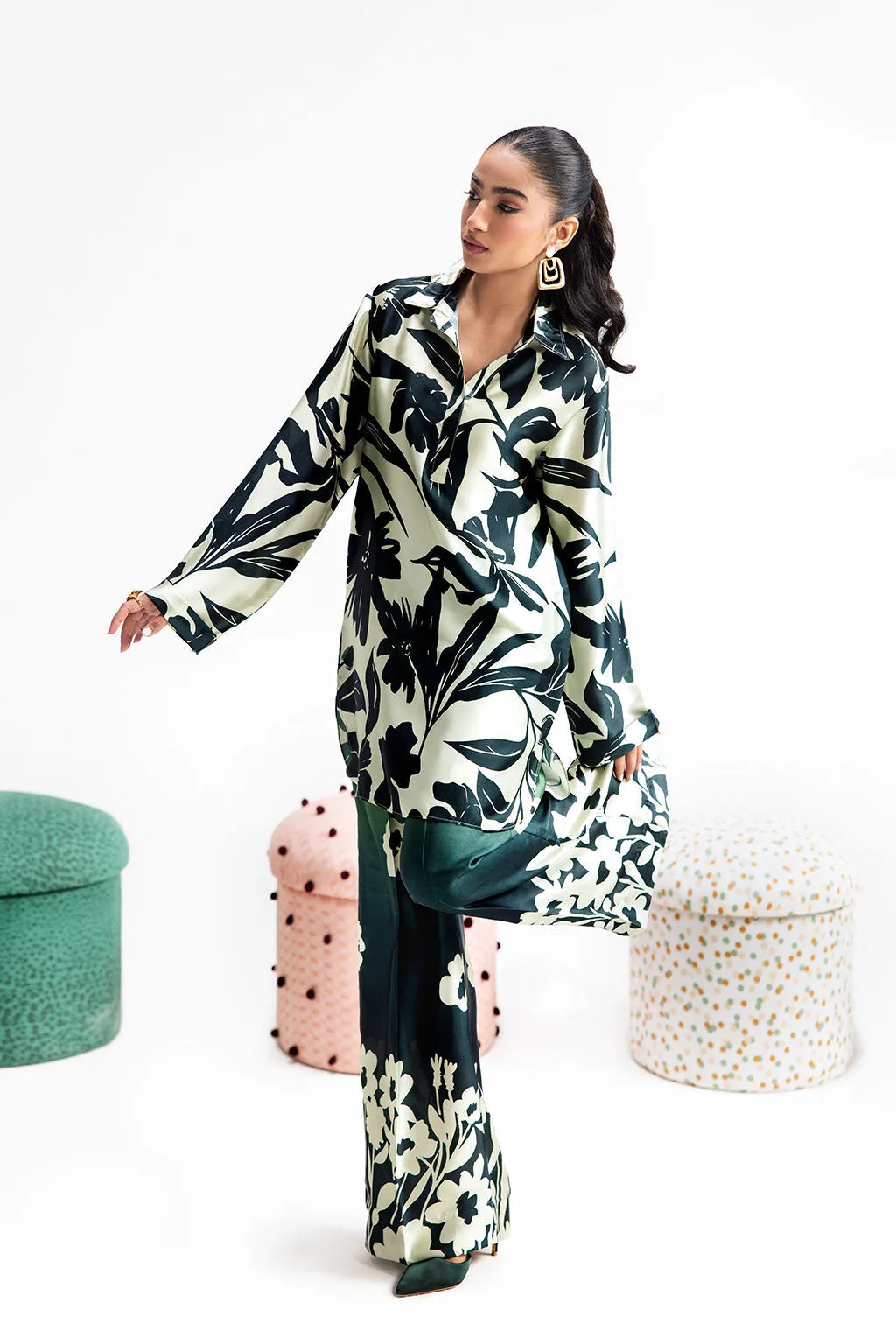 Spanish Green silk shirt and straight pants set – view 4 – Poshaq