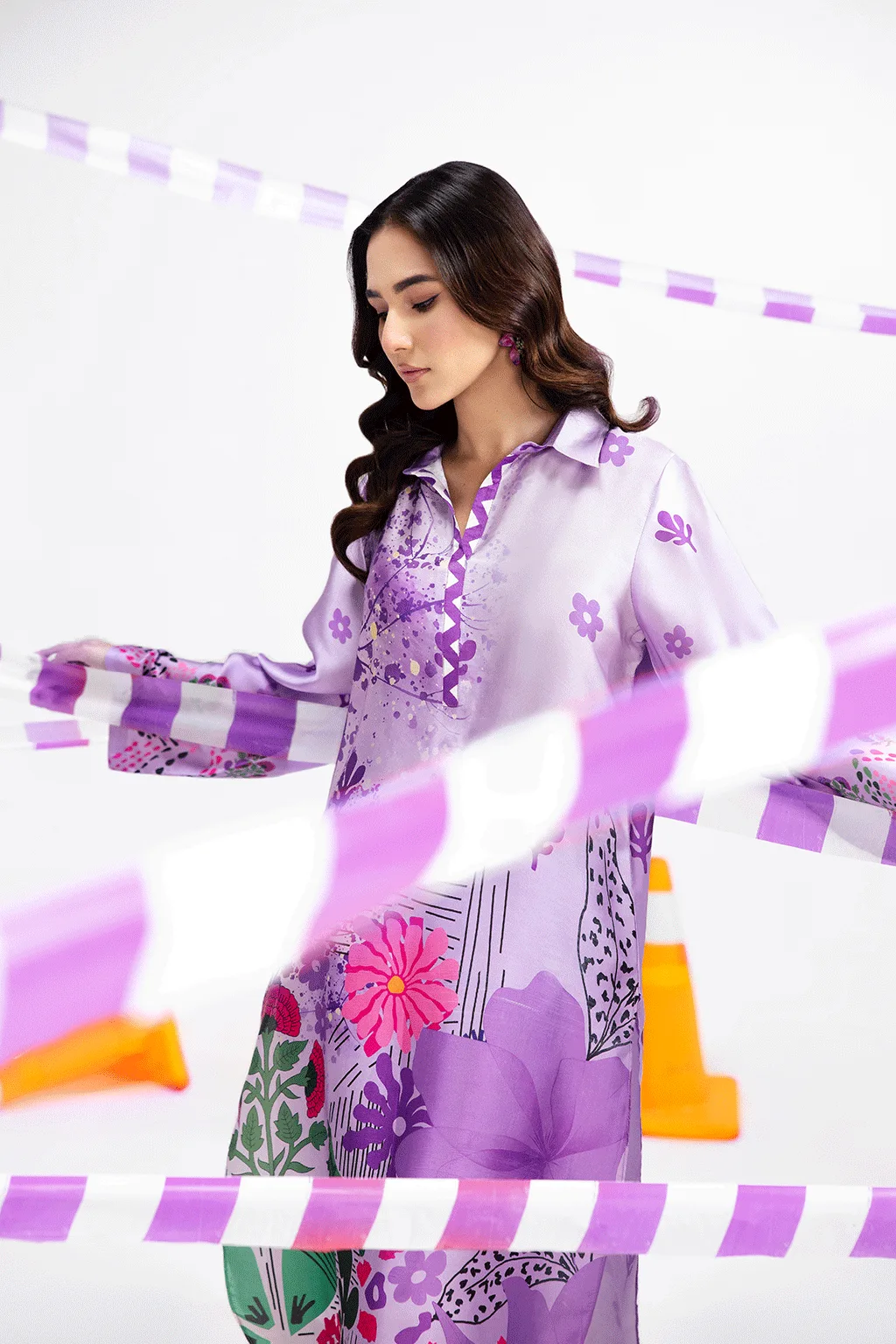 Lavender silk extended shirt with subtle digital print – view 3 – Poshaq