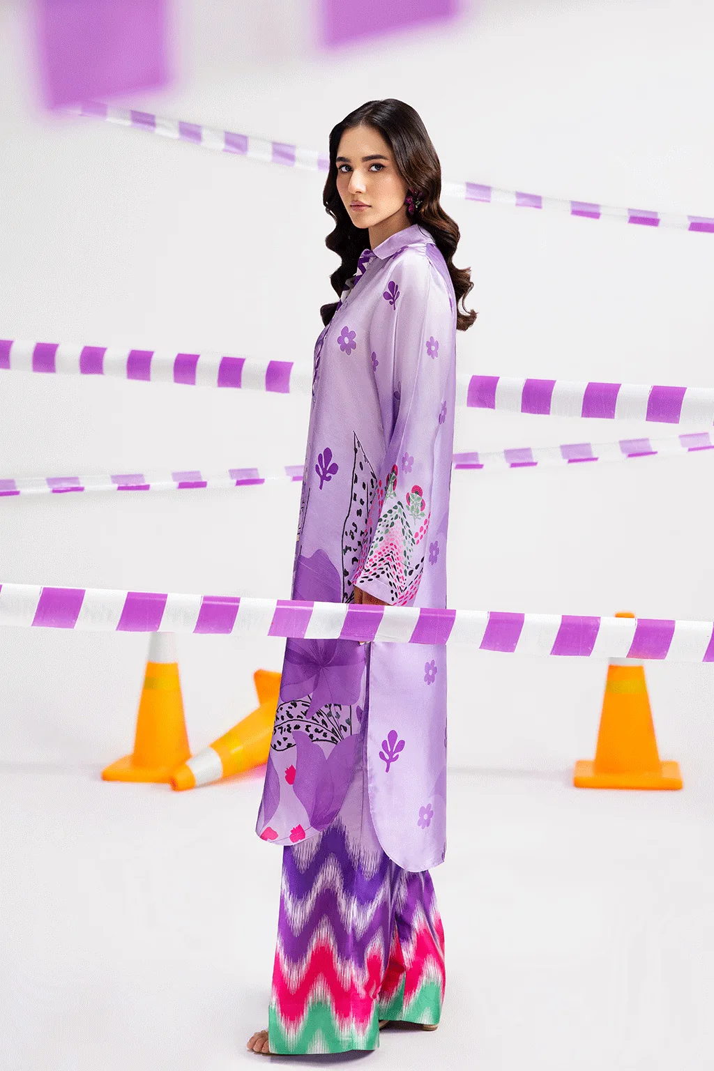 Lavender silk extended shirt with subtle digital print – view 4 – Poshaq