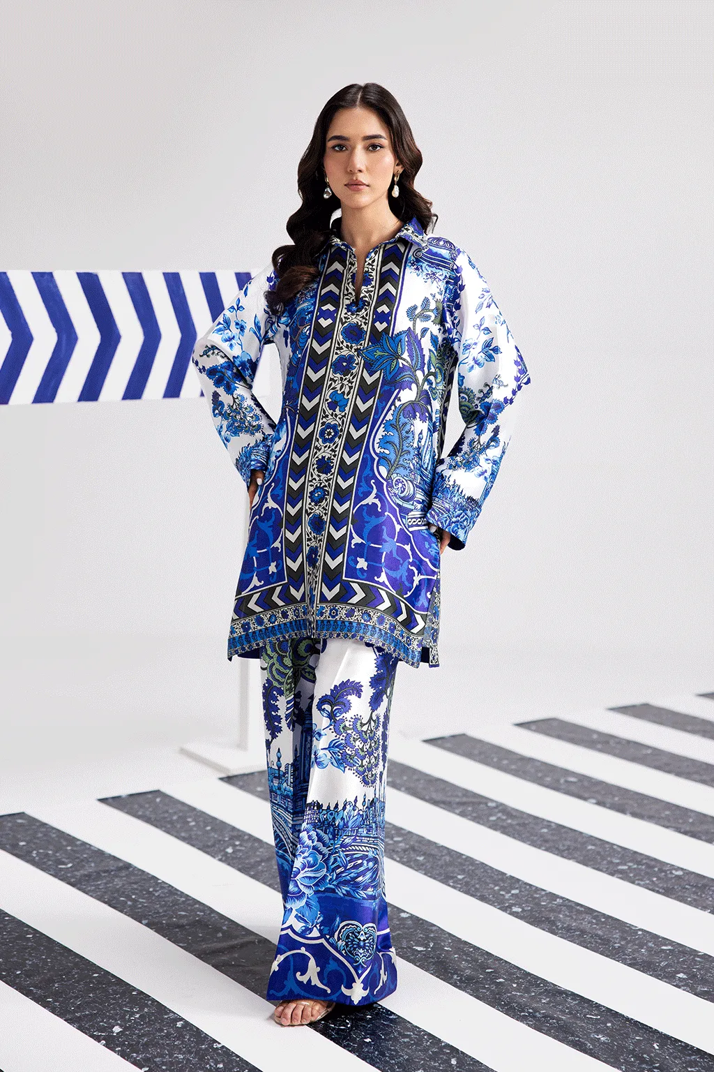 Blue silk shirt and straight pants set with digital print – view 1 – Poshaq