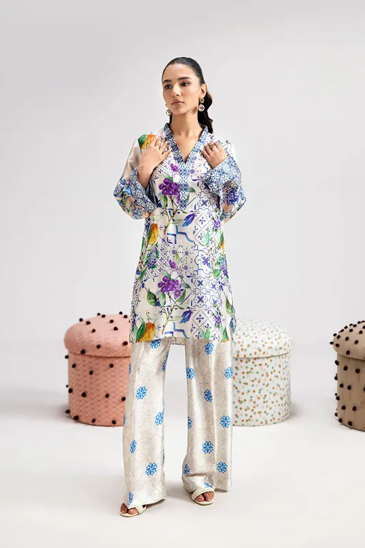 Pearl white silk shirt and straight trousers set with subtle digital print – view 1 – Poshaq