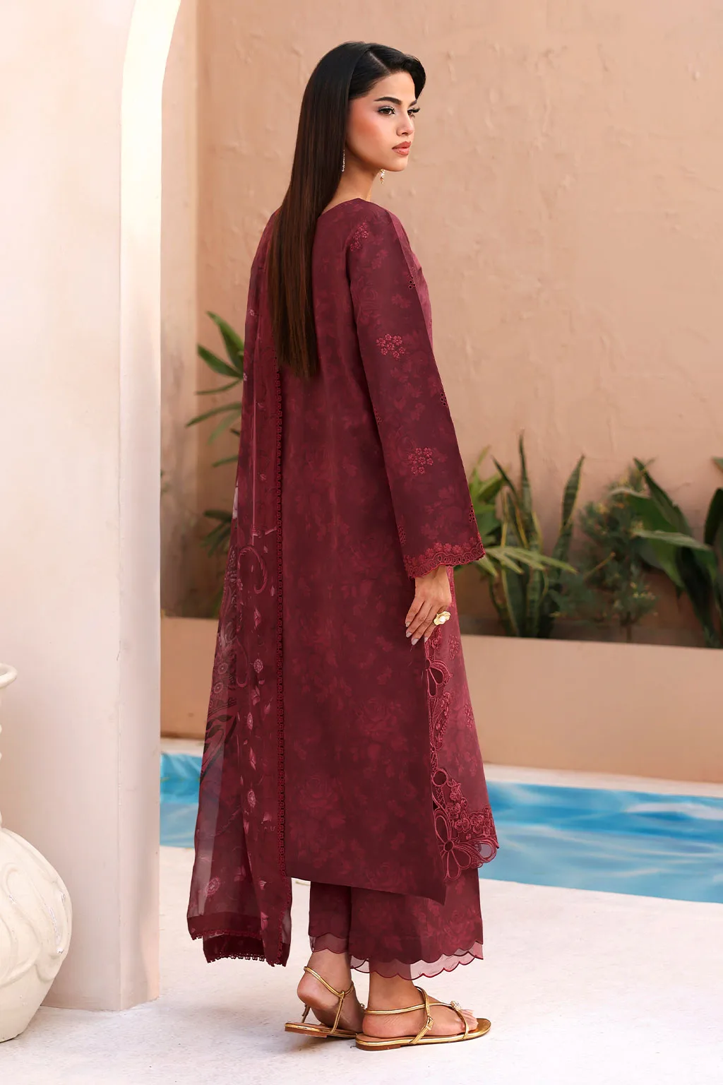 Maroon three‑piece suit with organza shirt, chiffon dupatta and lawn trouser – view 2 – Poshaq