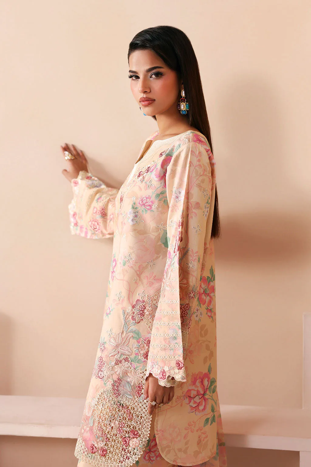 Peach organza chiffon suit with embroidered details – view 4 – Poshaq