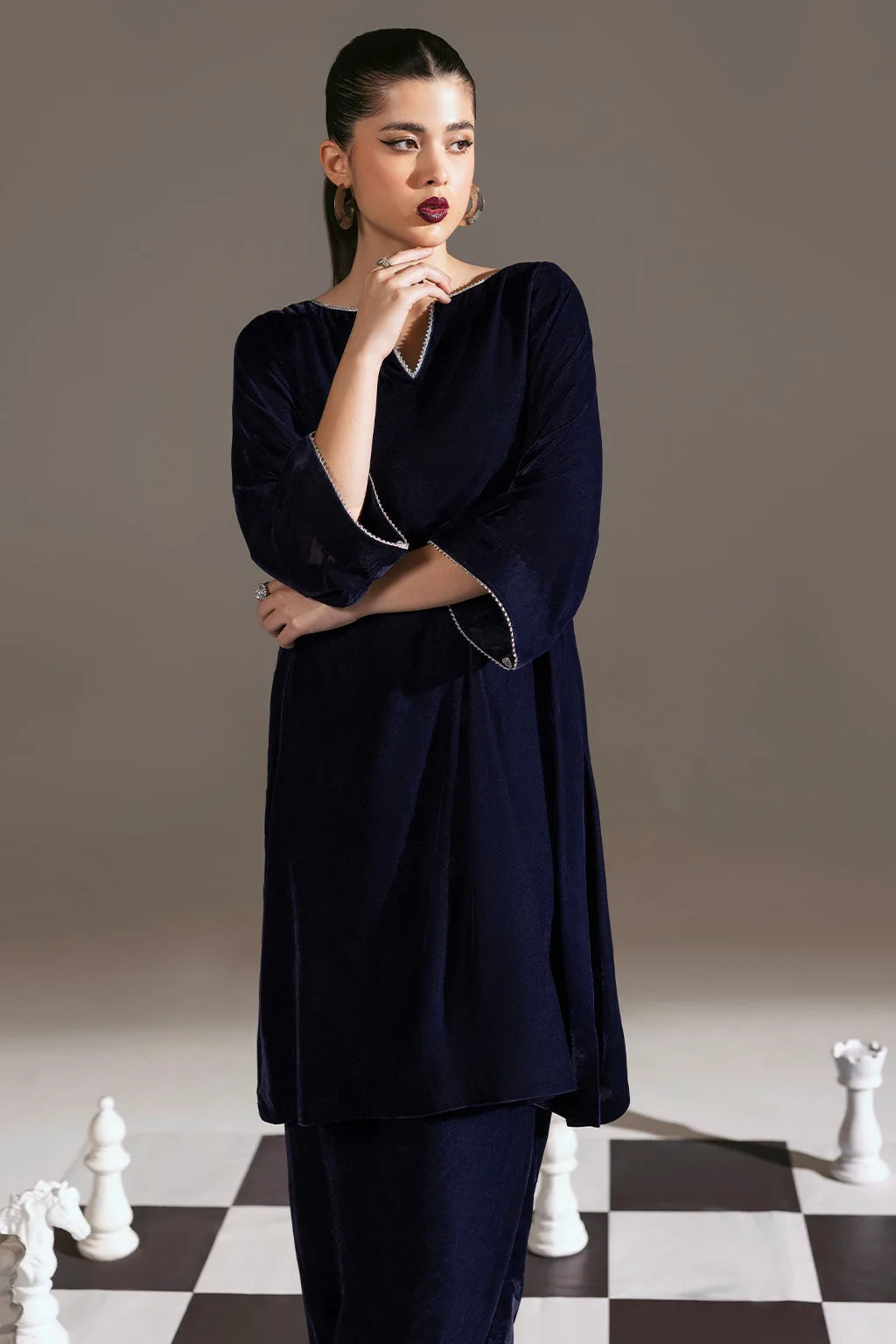 Black velvet ladies set with sleek shirt and trousers – view 3 – Poshaq