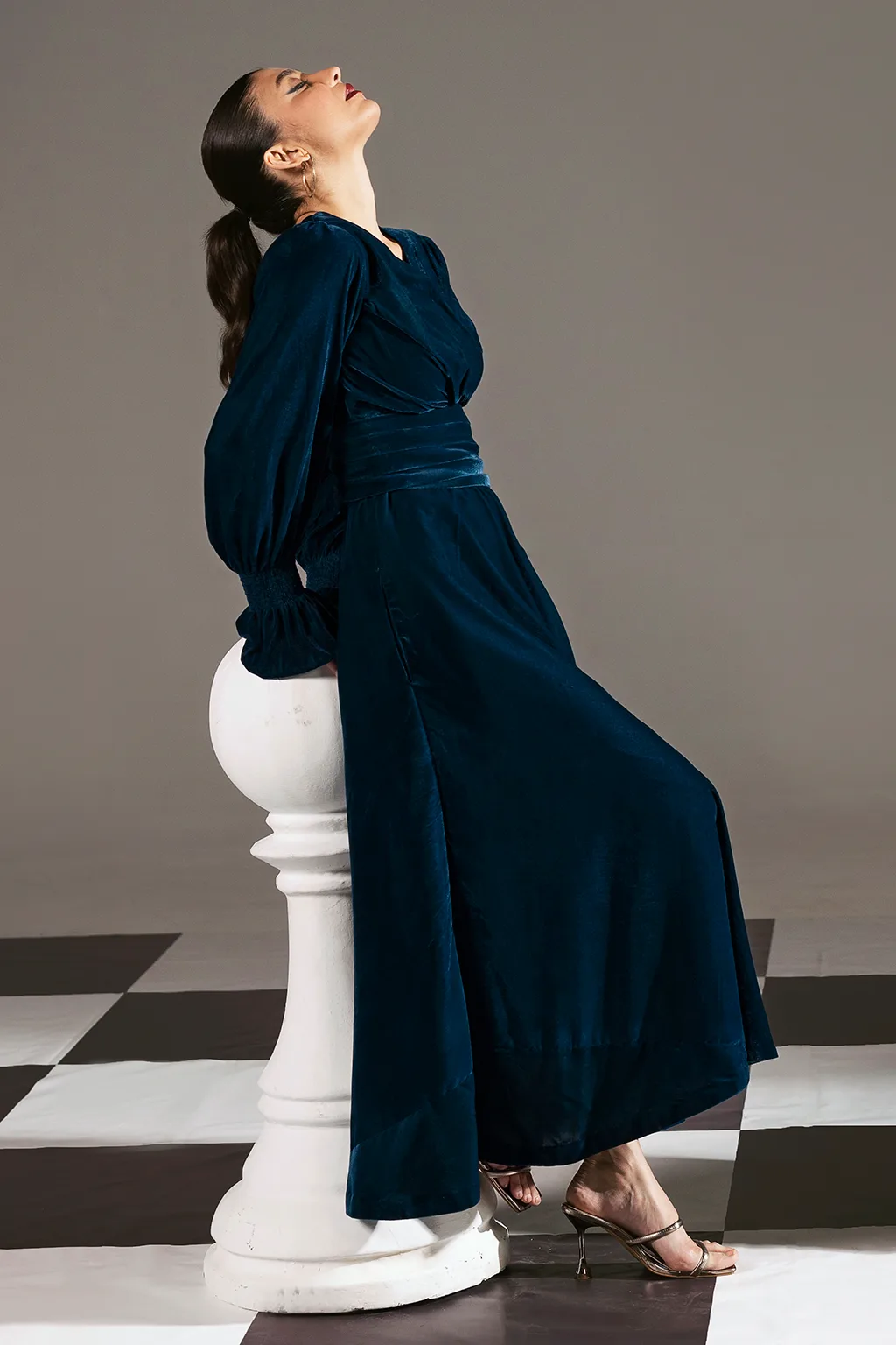 Zinc velvet dress with overlap neckline and waist belt – view 4 – Poshaq