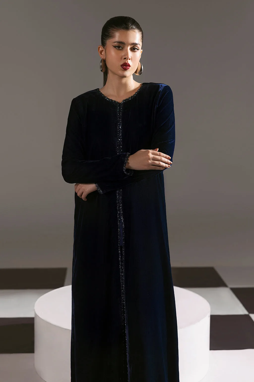 Navy blue velvet long shirt with round neckline and front slit – view 4 – Poshaq