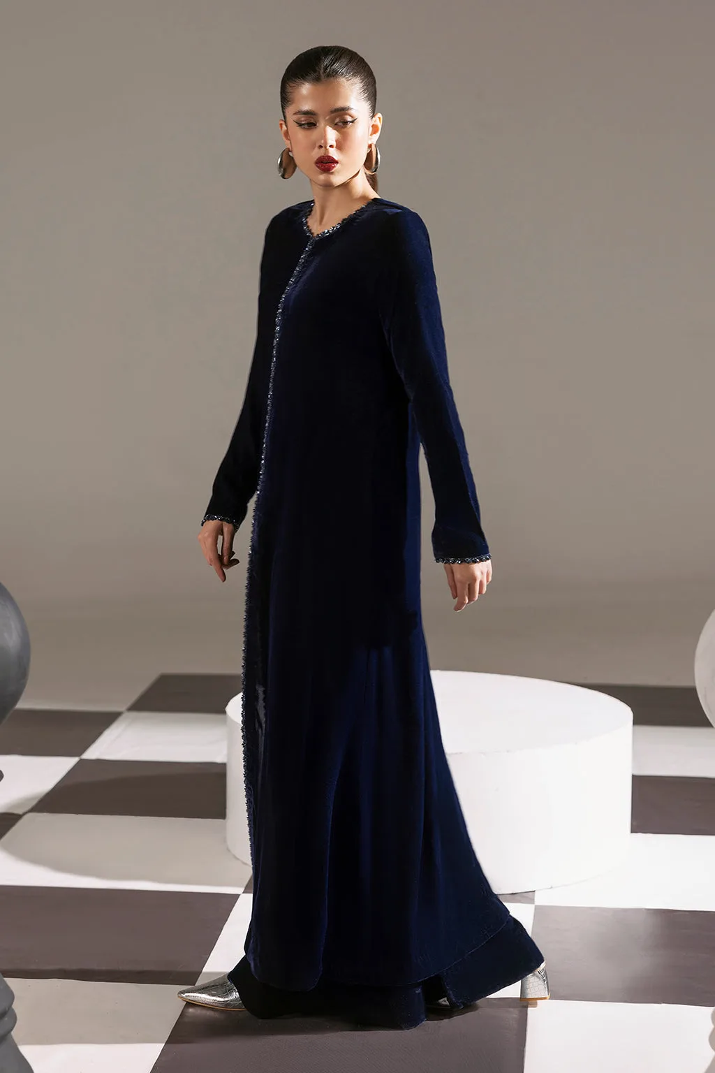 Navy blue velvet long shirt with round neckline and front slit – view 5 – Poshaq