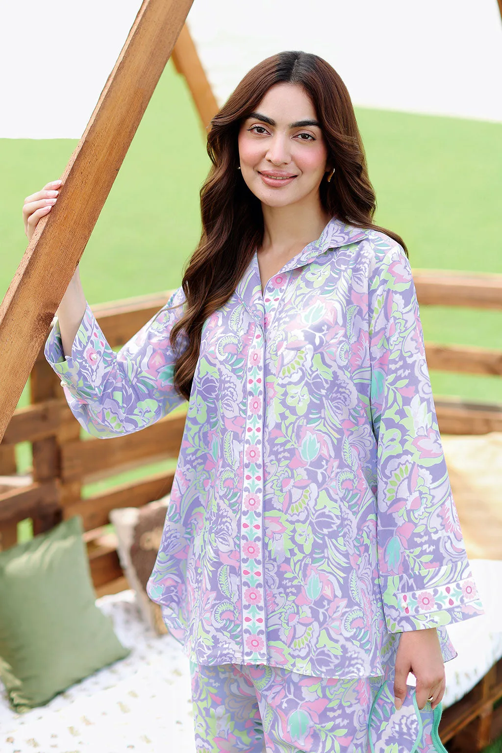 Light lavender lawn two‑piece set with printed trousers and matching top – view 3 – Poshaq