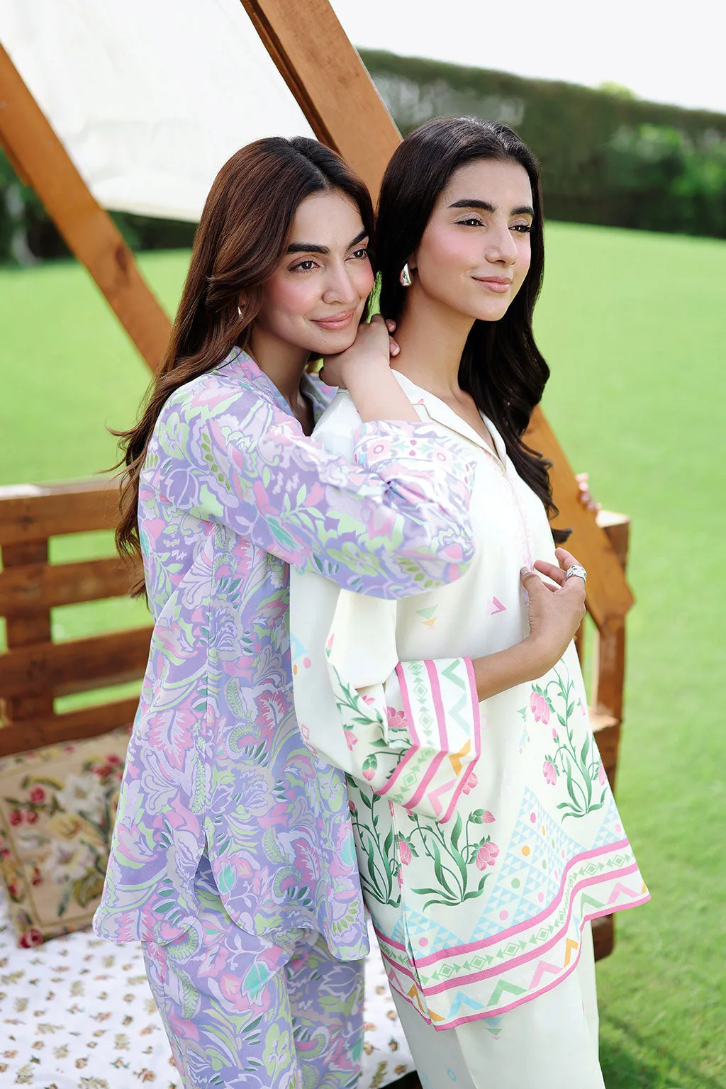 Light lavender lawn two‑piece set with printed trousers and matching top – view 4 – Poshaq