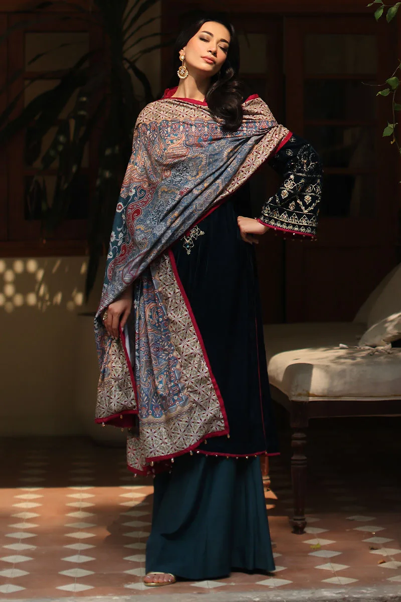 Black velvet shawl with sleek drape – view 5 – Poshaq