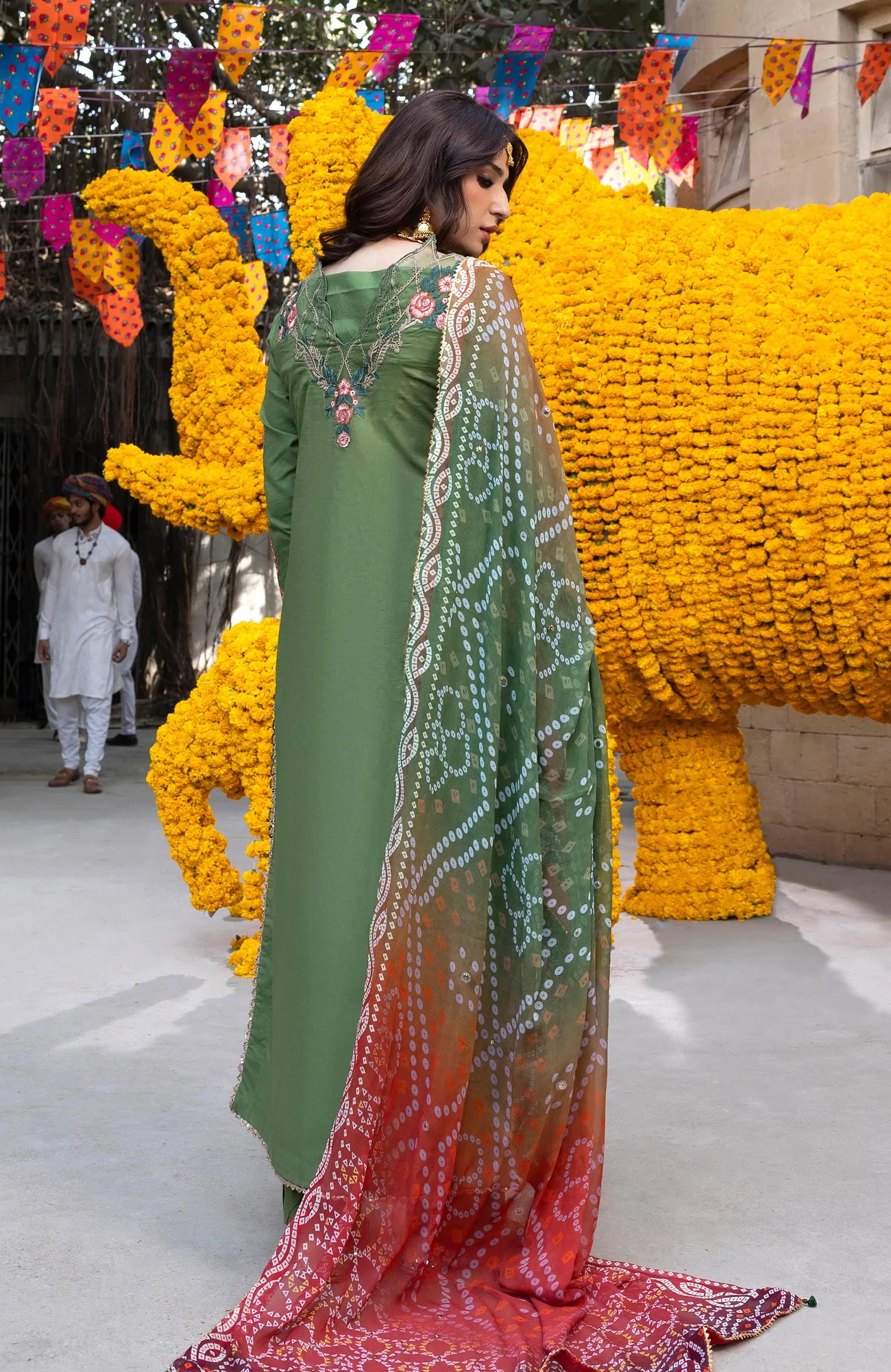 Olive green organza long shirt with sequin embroidery, chiffon dupatta and cambric trousers – view 2 – Poshaq