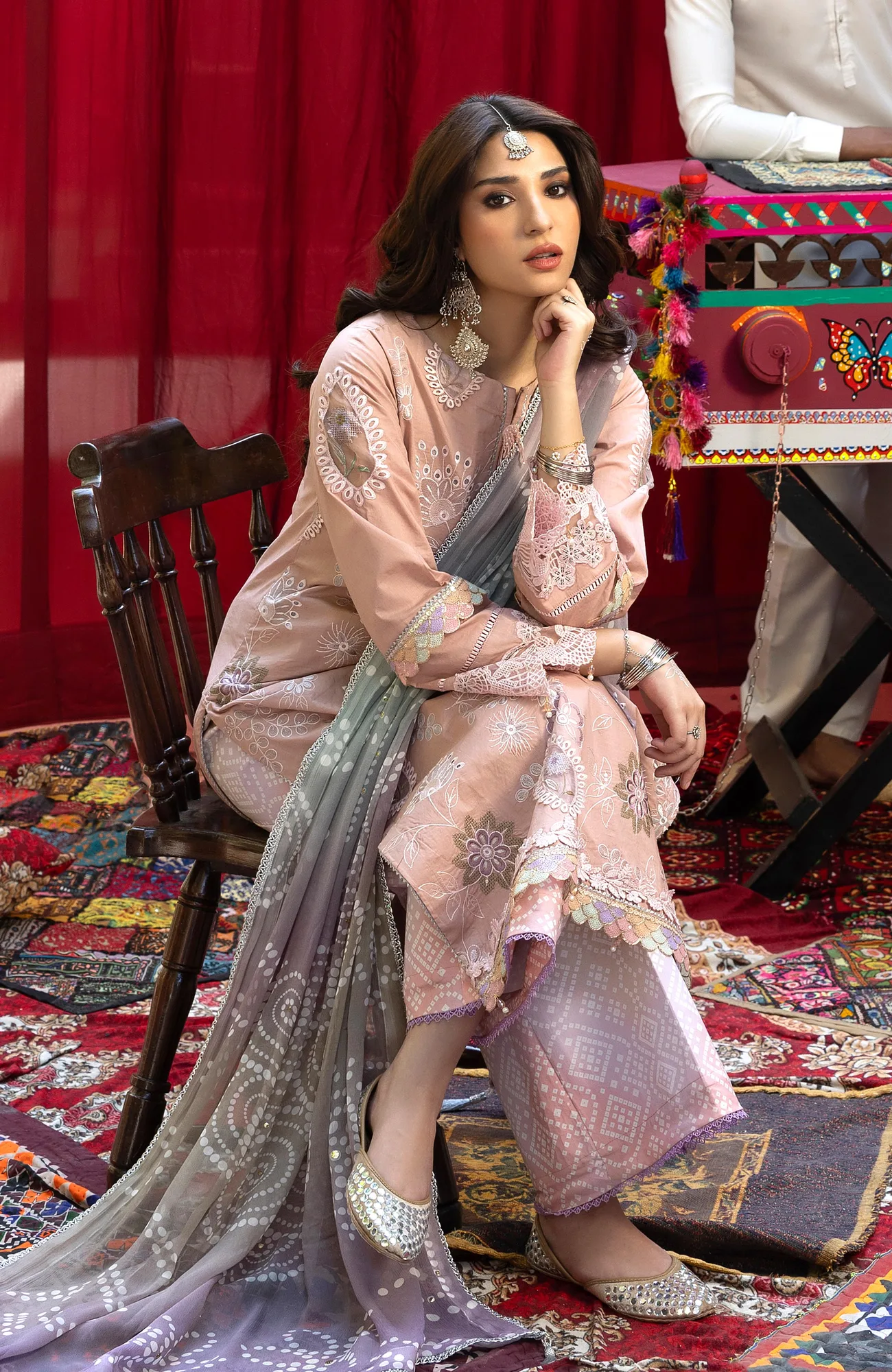 Peach pink organza long shirt with Chikankari embroidery – view 4 – Poshaq