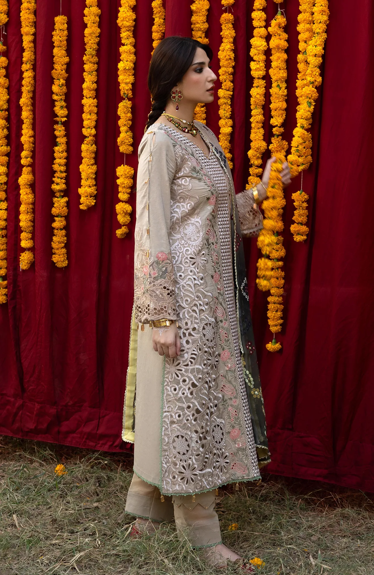 Beige chiffon long shirt with organza panels and Chikankari embroidery – view 2 – Poshaq
