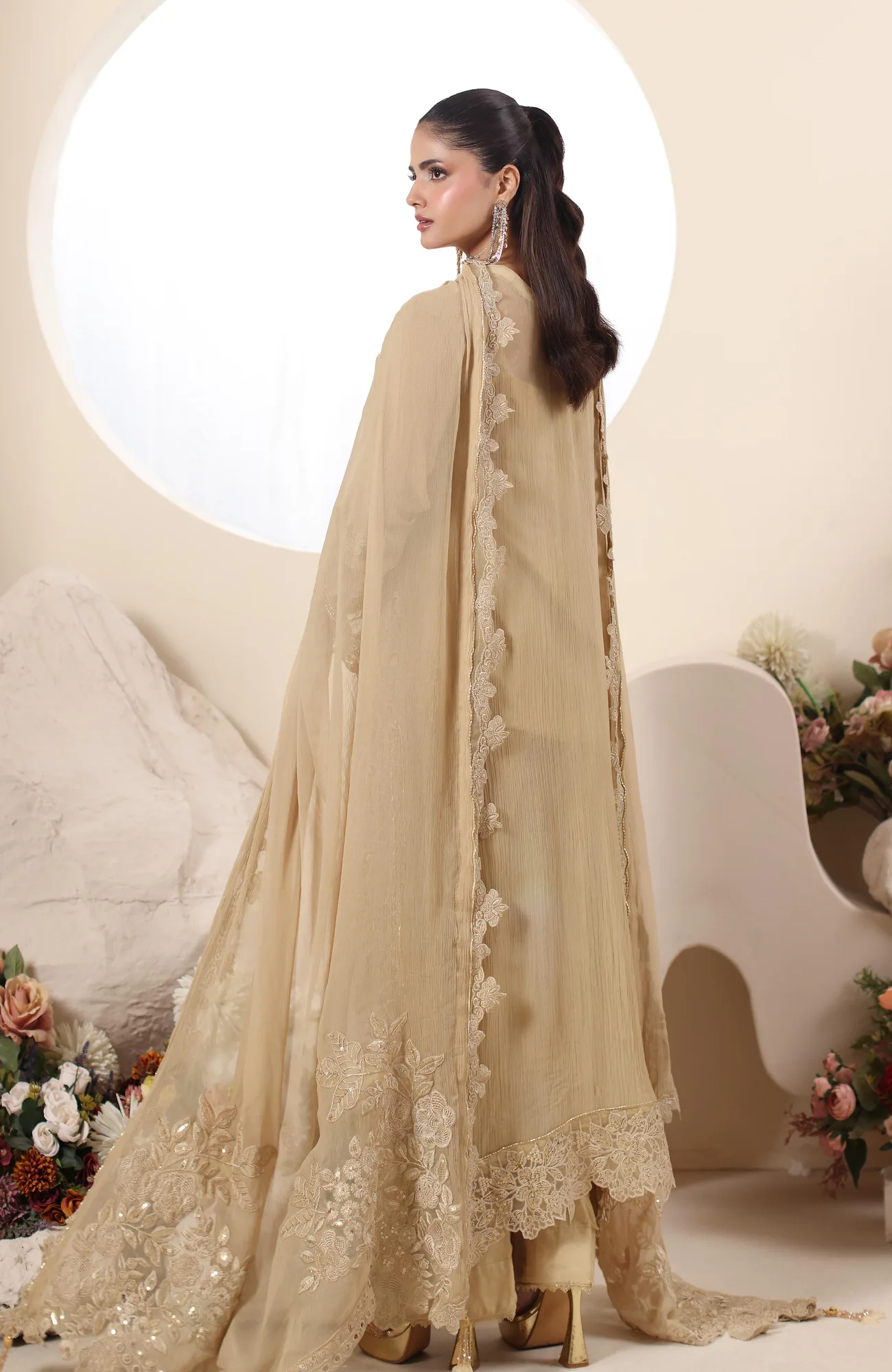 Beige three‑piece formal suit with organza shirt, chiffon dupatta and crepe trousers – view 2 – Poshaq