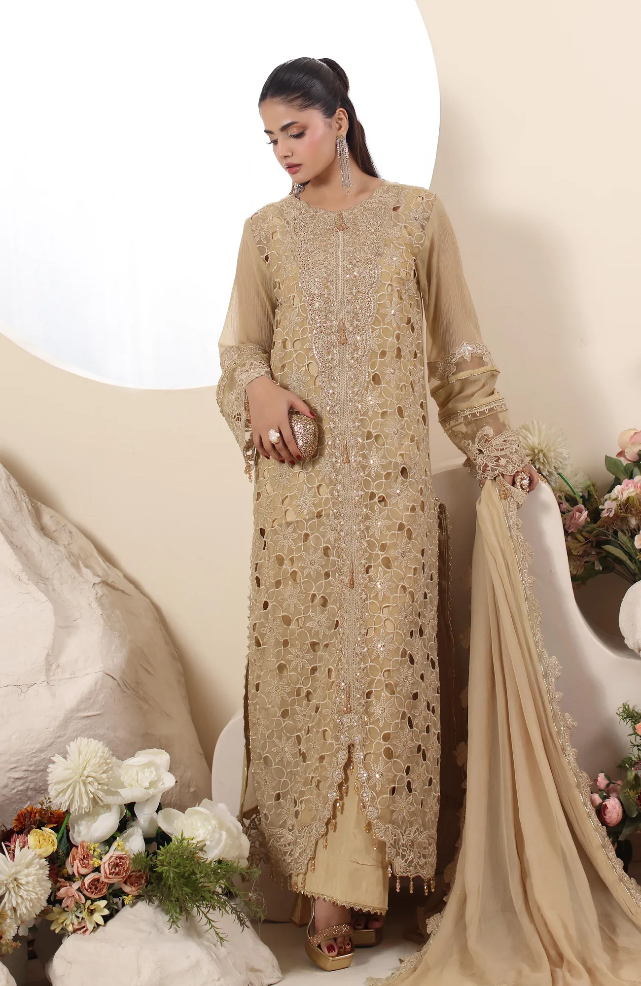 Beige three‑piece formal suit with organza shirt, chiffon dupatta and crepe trousers – view 3 – Poshaq