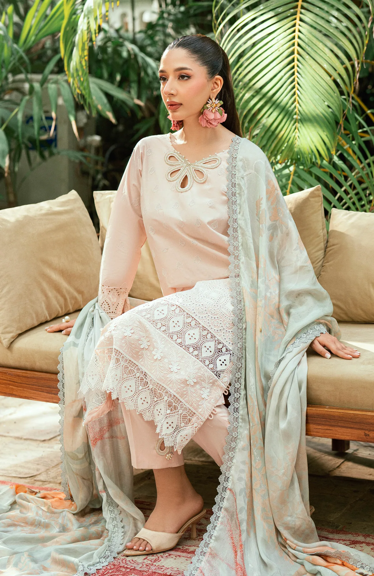 Pale pink silk long shirt with laser-kari embroidery – view 4 – Poshaq
