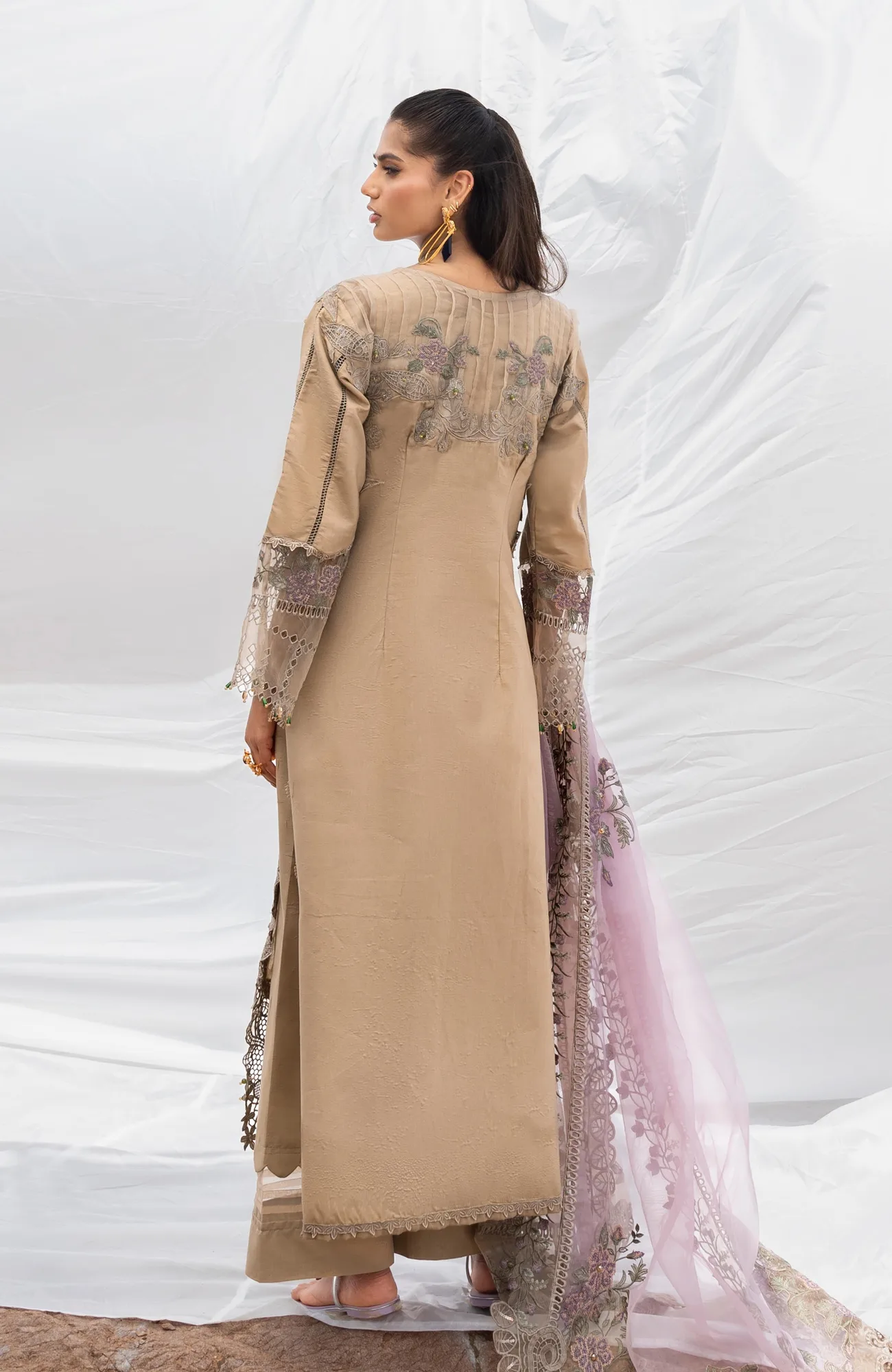 Beige long shirt with organza and lawn embroidery – view 2 – Poshaq