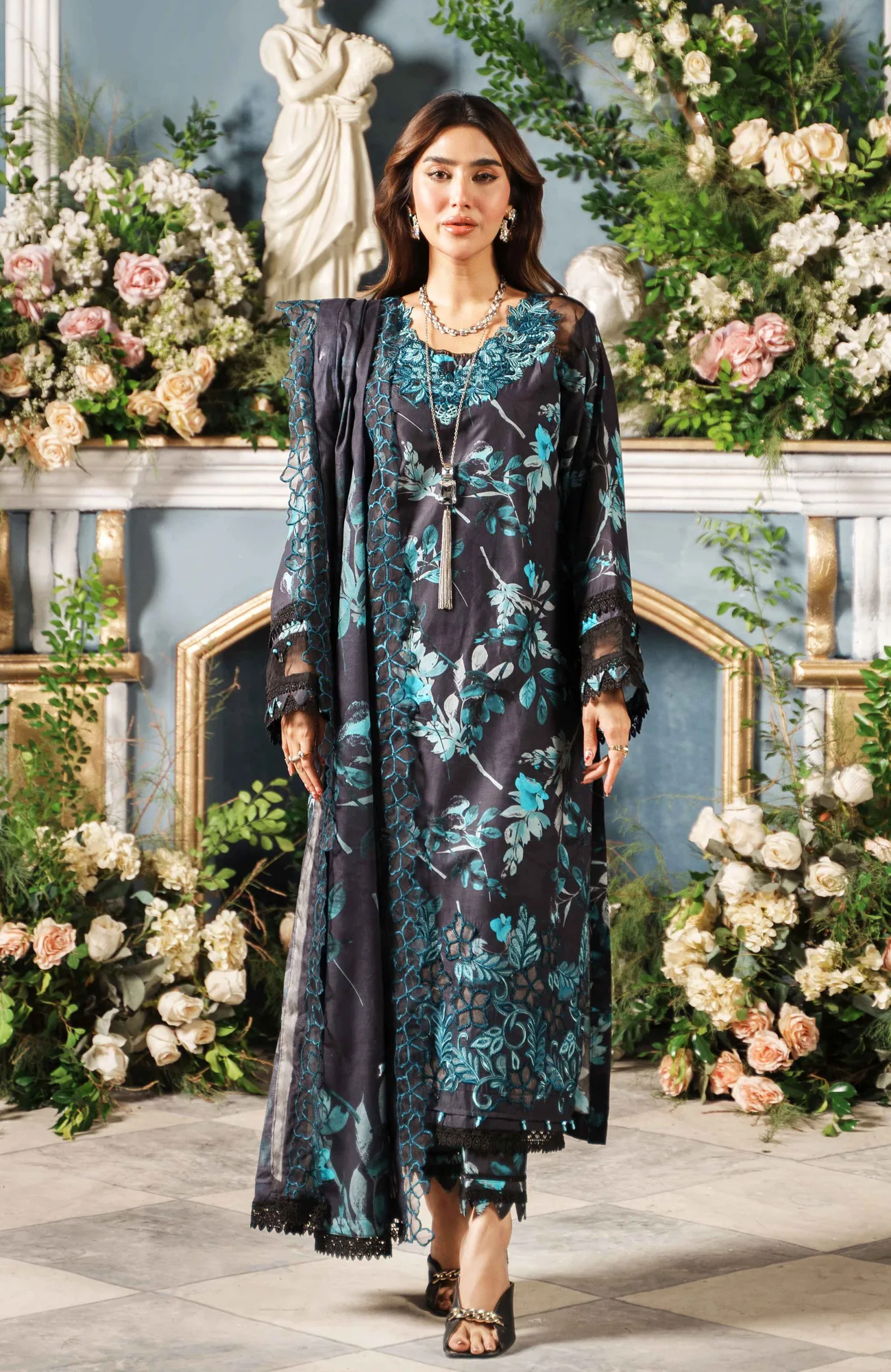 Black long shirt with cutwork appliques, cambric and lawn fabric – view 1 – Poshaq