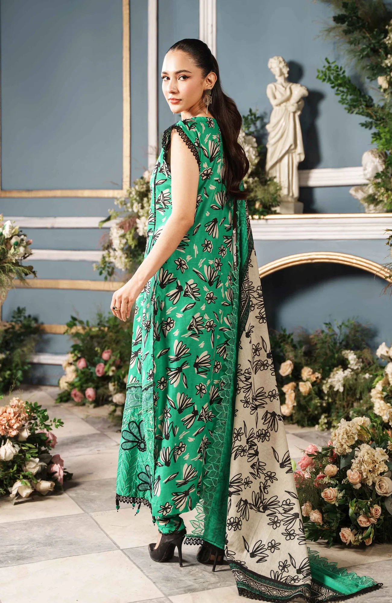 Green long shirt with cutwork applique detail – view 2 – Poshaq