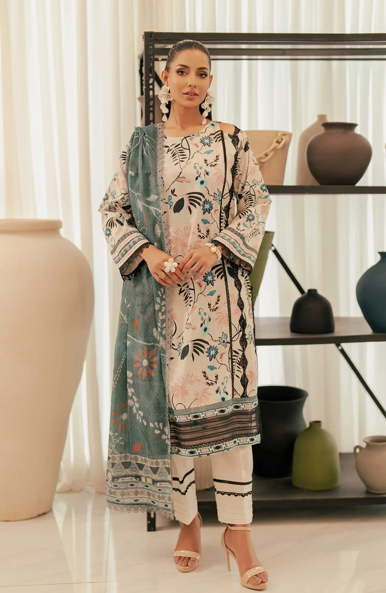 Ivory cotton silk long shirt with subtle digital print – view 3 – Poshaq