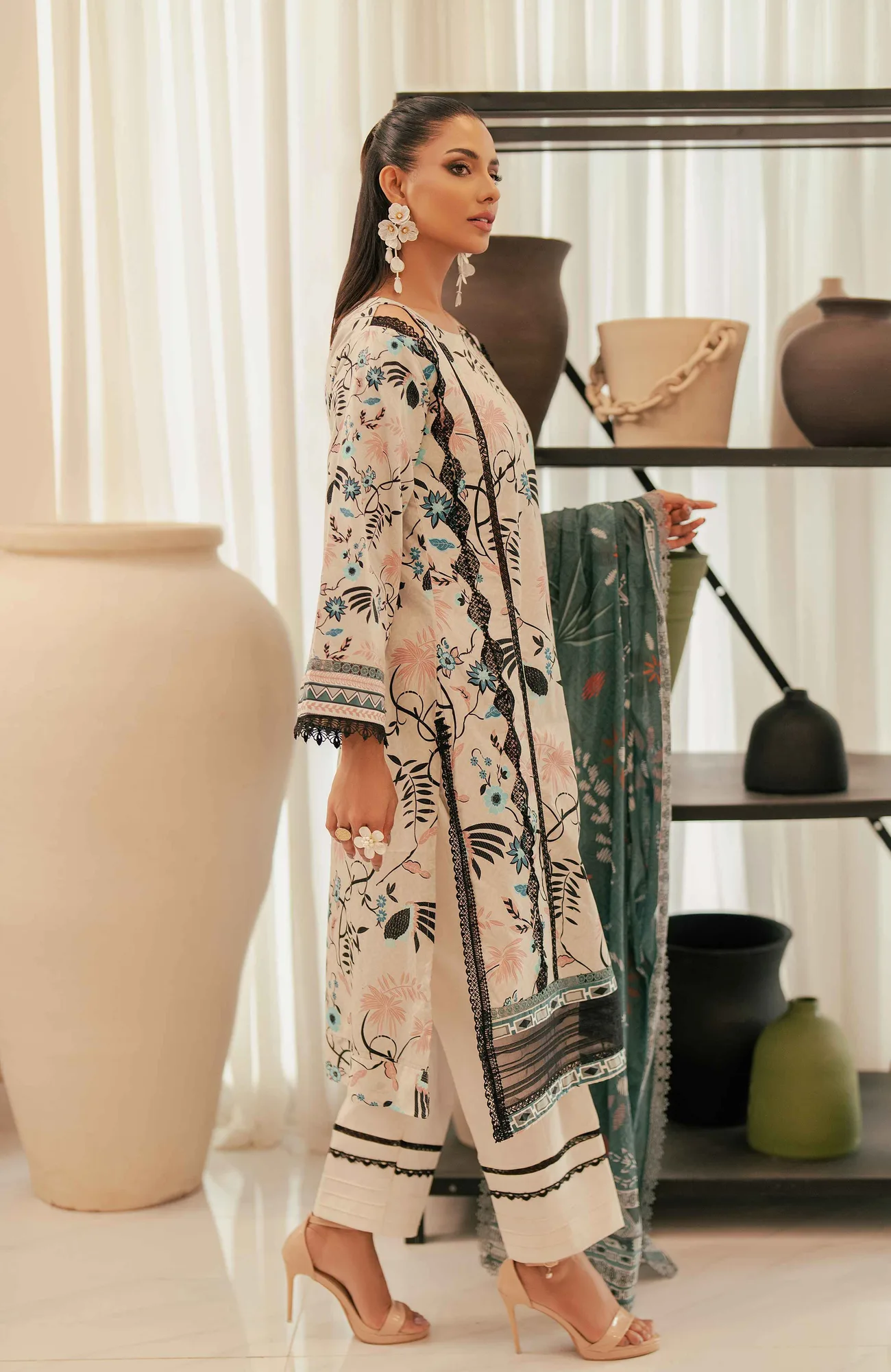 Ivory cotton silk long shirt with subtle digital print – view 4 – Poshaq