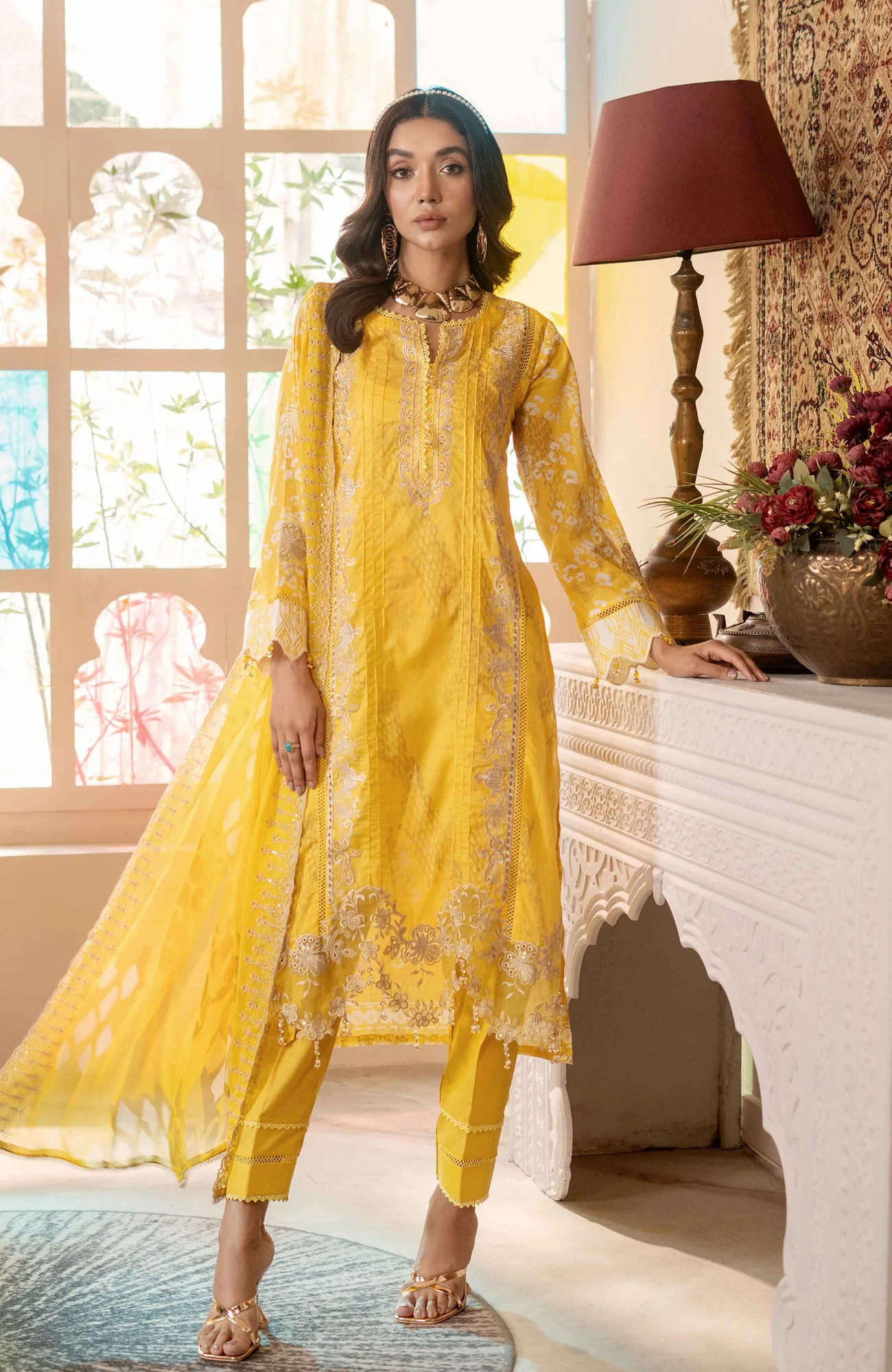 Yellow long shirt with chiffon front and cambric trousers – view 4 – Poshaq