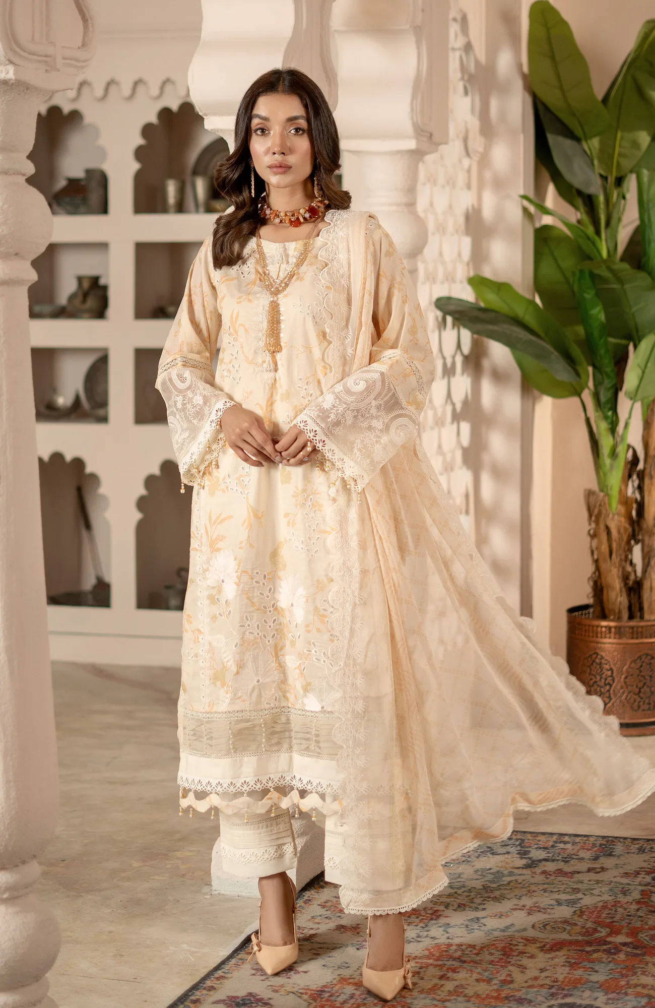 Ivory long shirt in chiffon, cambric and lawn fabric – view 1 – Poshaq