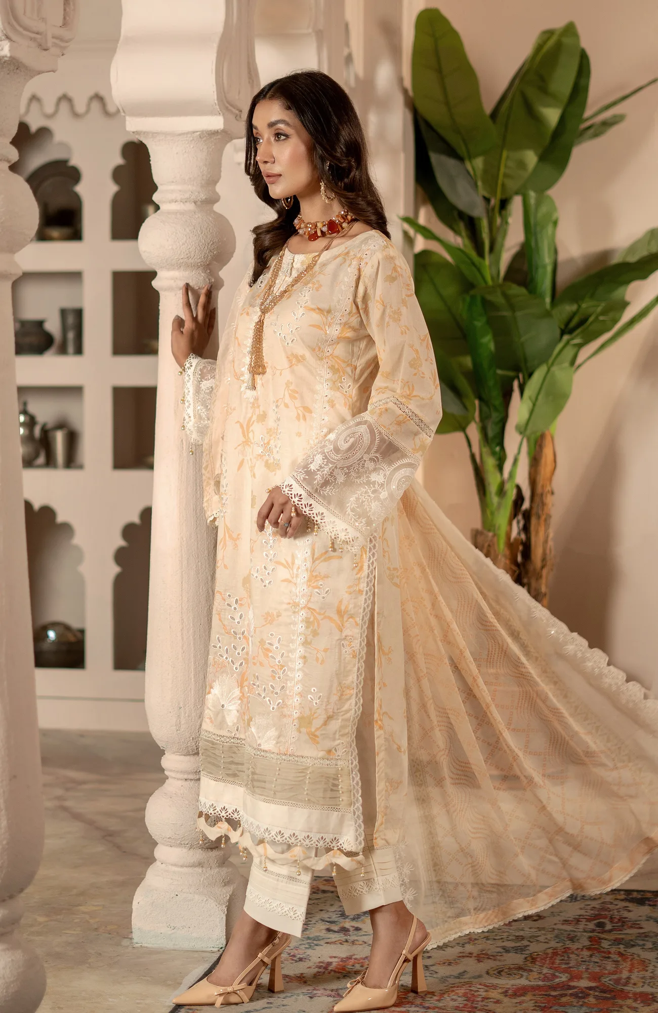 Ivory long shirt in chiffon, cambric and lawn fabric – view 3 – Poshaq