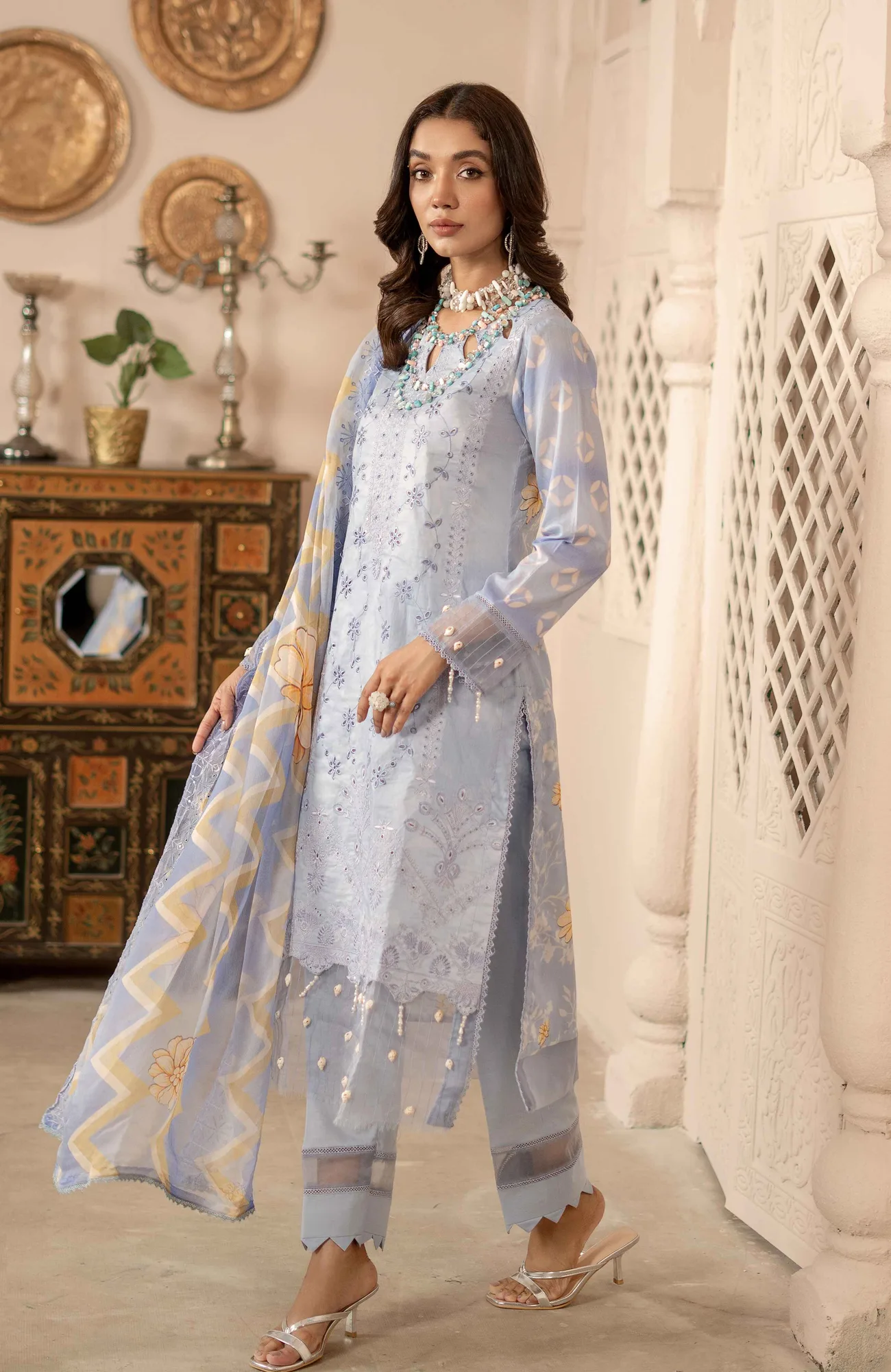Pastel blue long shirt with digital prints, airy chiffon and cambric fabric – view 3 – Poshaq
