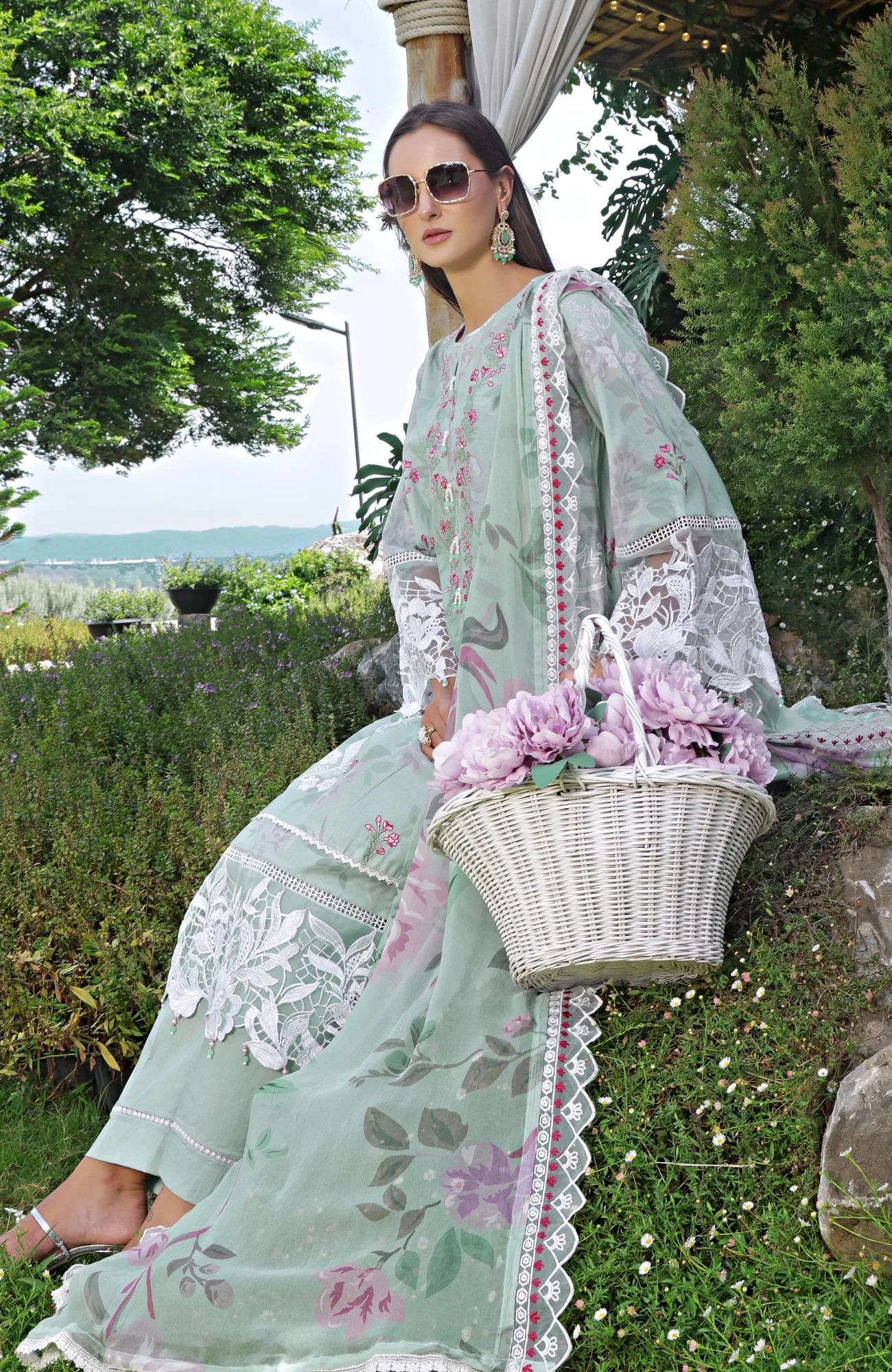 Light Ferozi organza and chiffon dress with flowing silhouette – view 3 – Poshaq