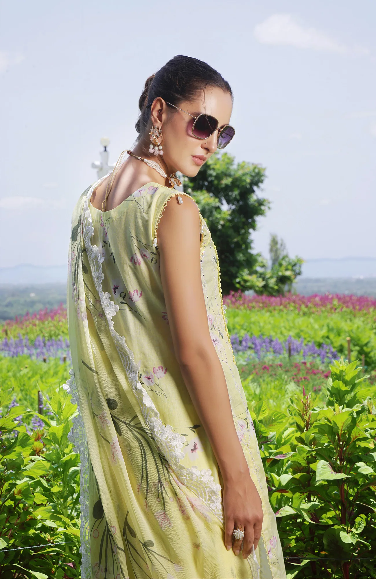 Pastel yellow long shirt with organza border, casual design – view 2 – Poshaq