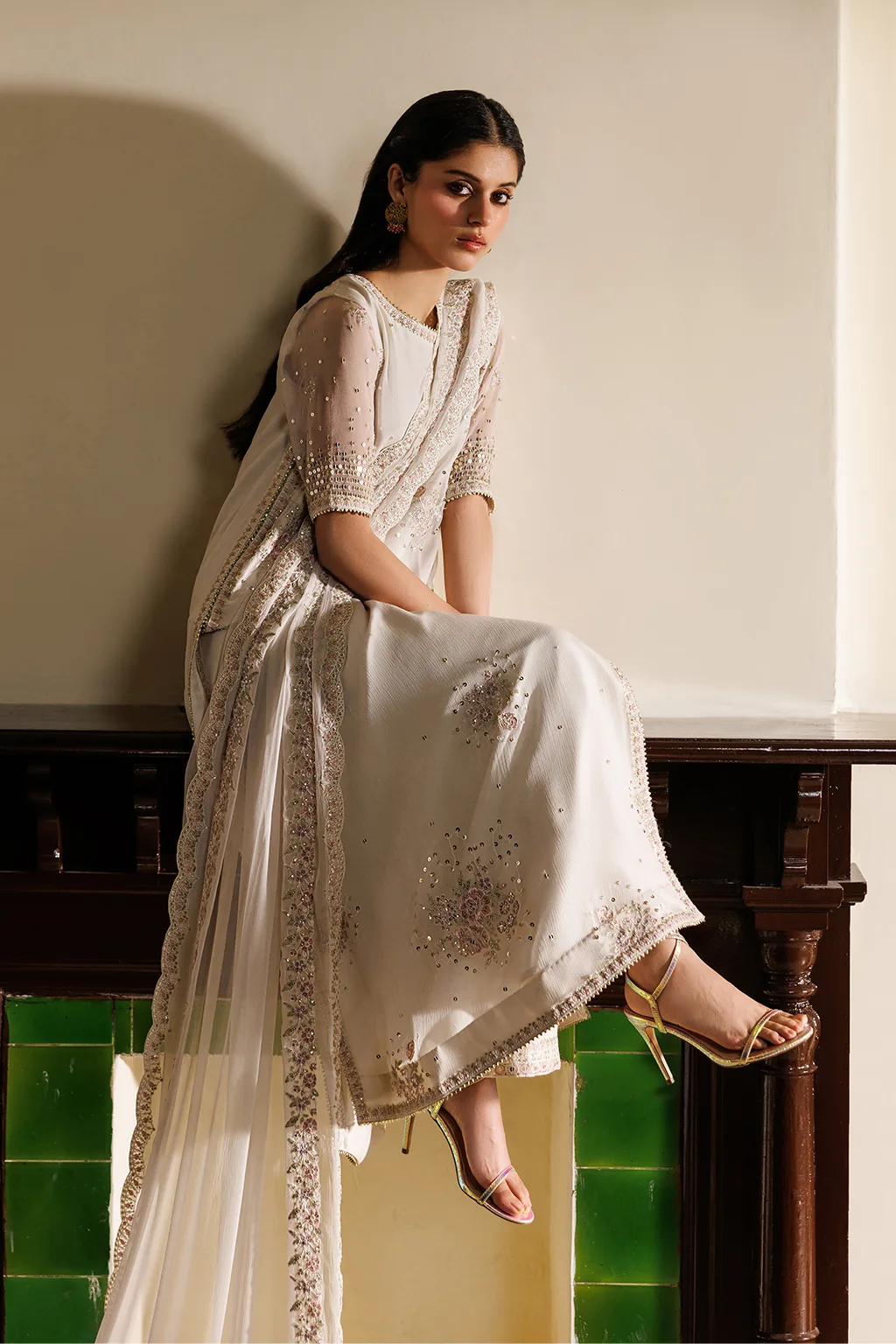 White Iznik embroidered chiffon ensemble with organza accents – view 6 – Poshaq