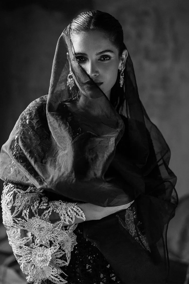 Muguet formal ensemble in raw silk, organza and net with elegant detailing – view 16 – Poshaq