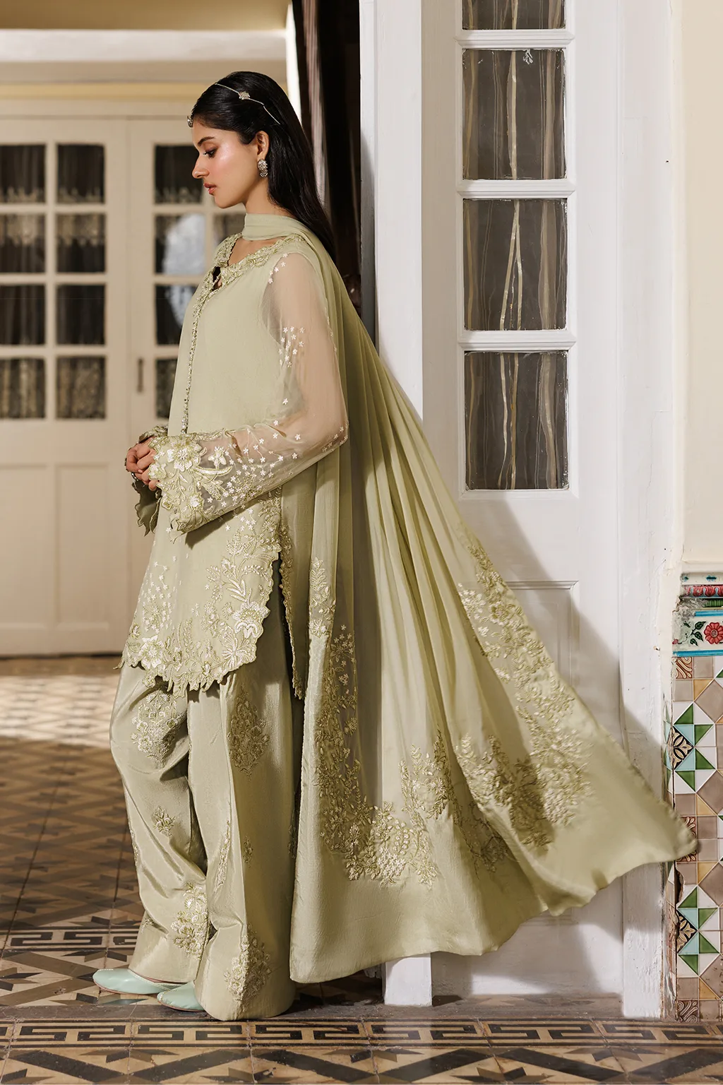 Yellow unstitched chiffon dress with embroidered organza neckline and full‑sleeve lining – view 5 – Poshaq