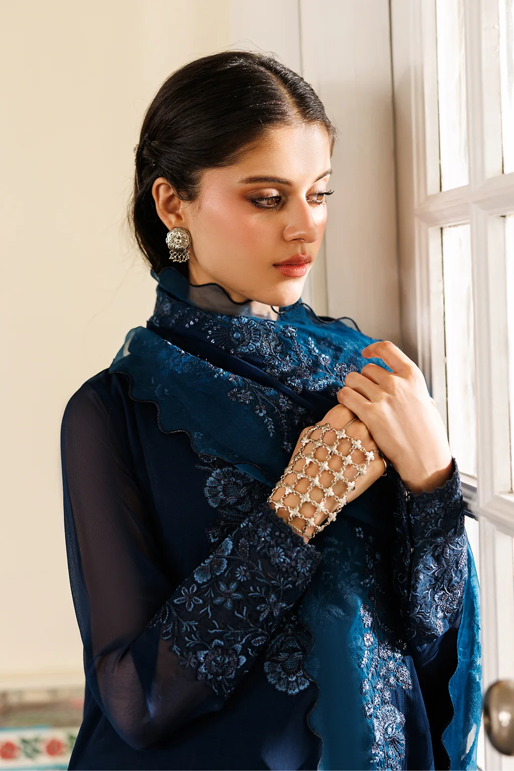 Blue embroidered chiffon dress with organza detailing – view 5 – Poshaq