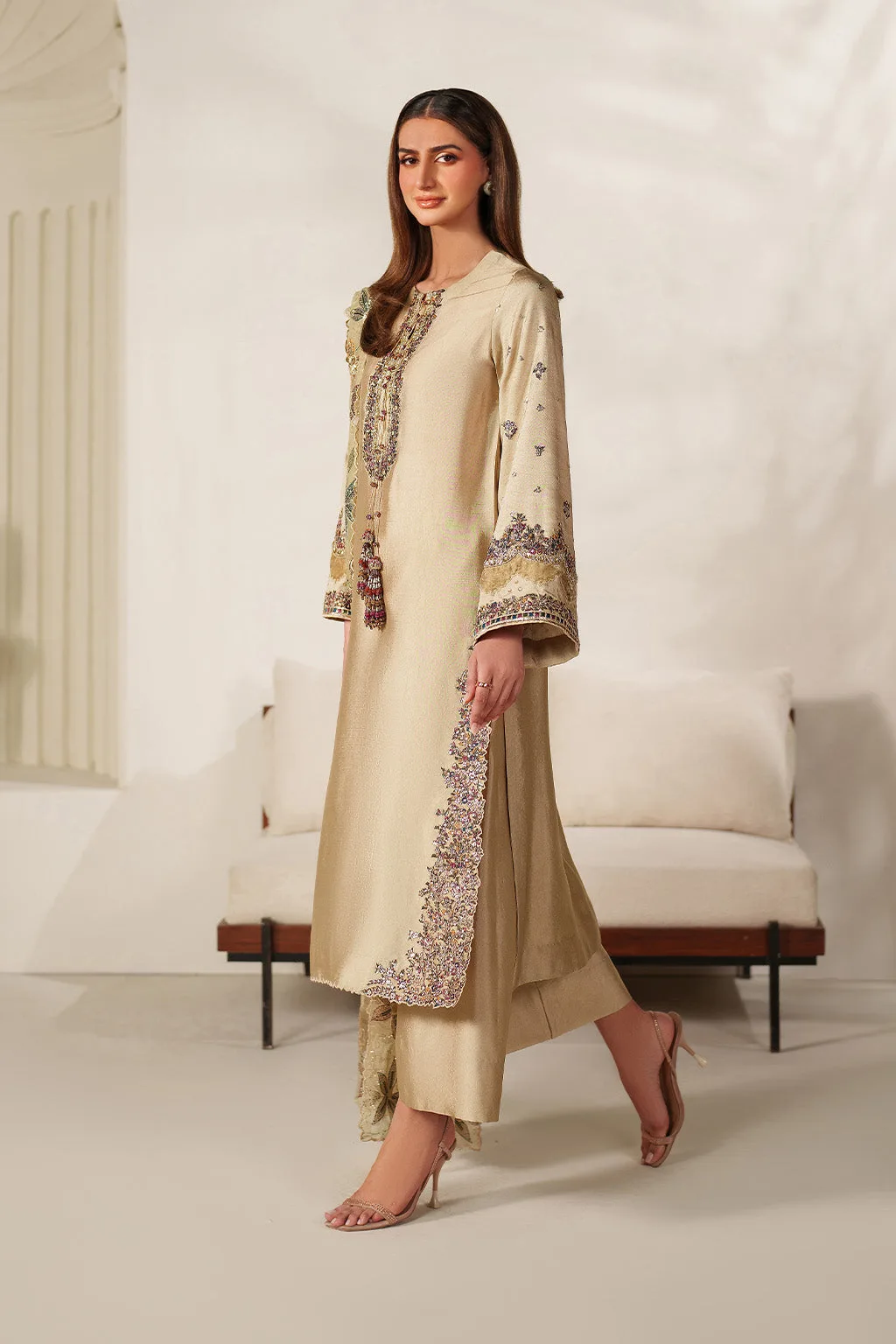 Unstitched formal dress in organza, chiffon, velvet and silk – view 6 – Poshaq