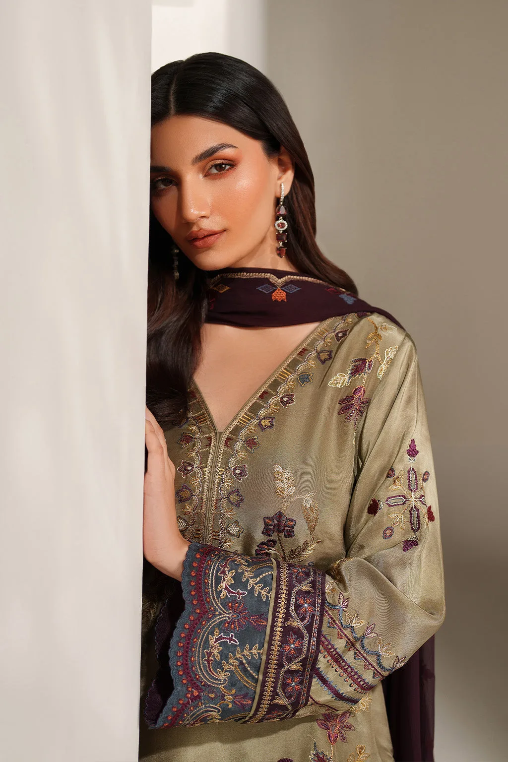 unstitched formal suit with embroidered ramen silk, organza and chiffon details – view 8 – Poshaq