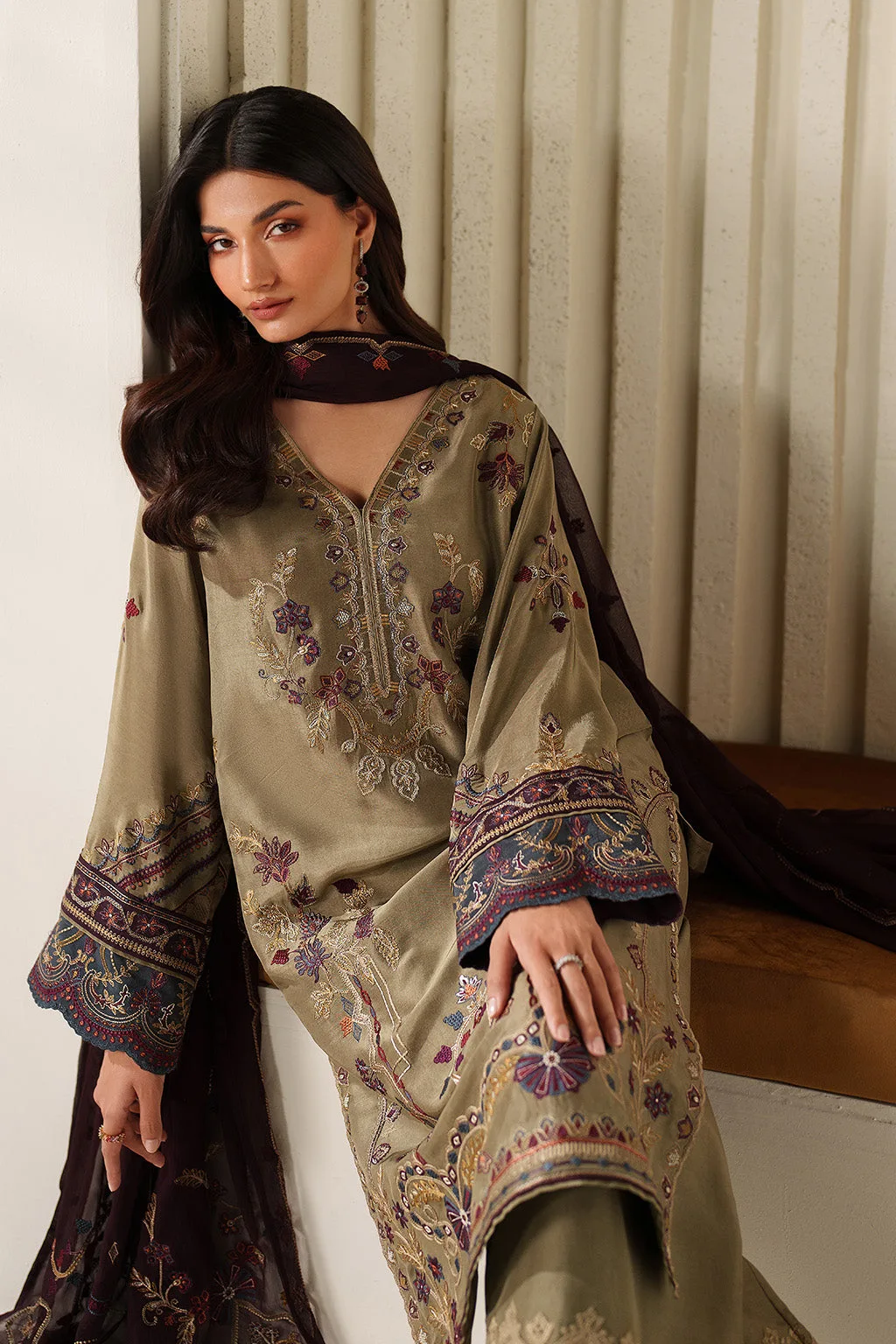 unstitched formal suit with embroidered ramen silk, organza and chiffon details – view 9 – Poshaq