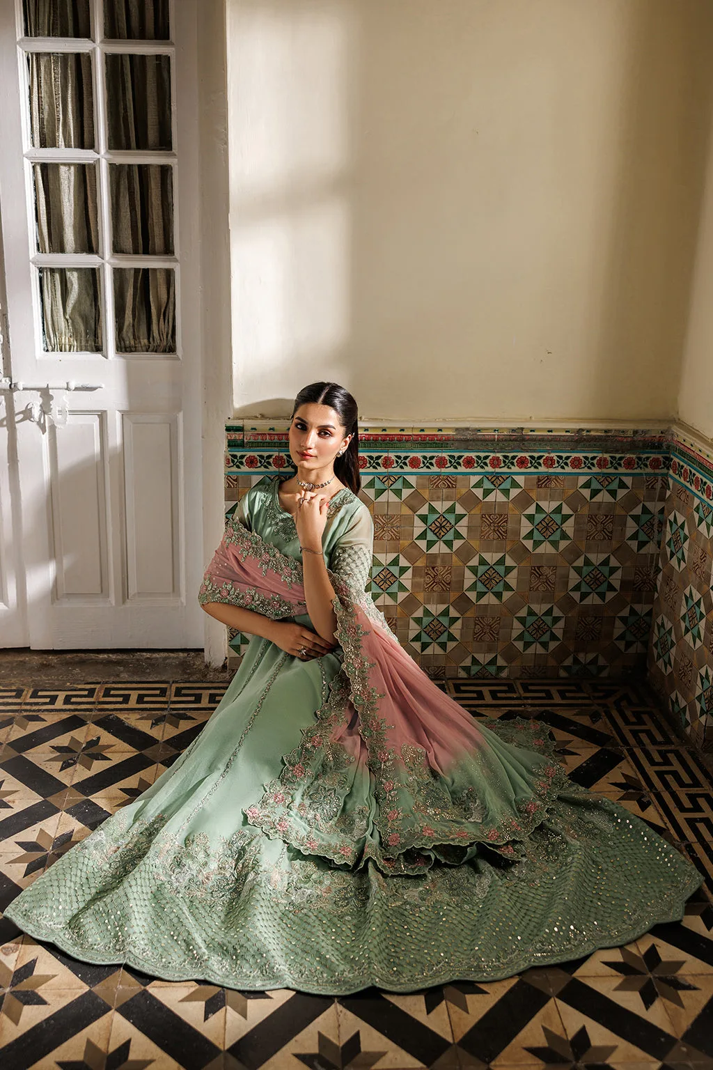 Green chiffon dress with organza embroidery – view 5 – Poshaq