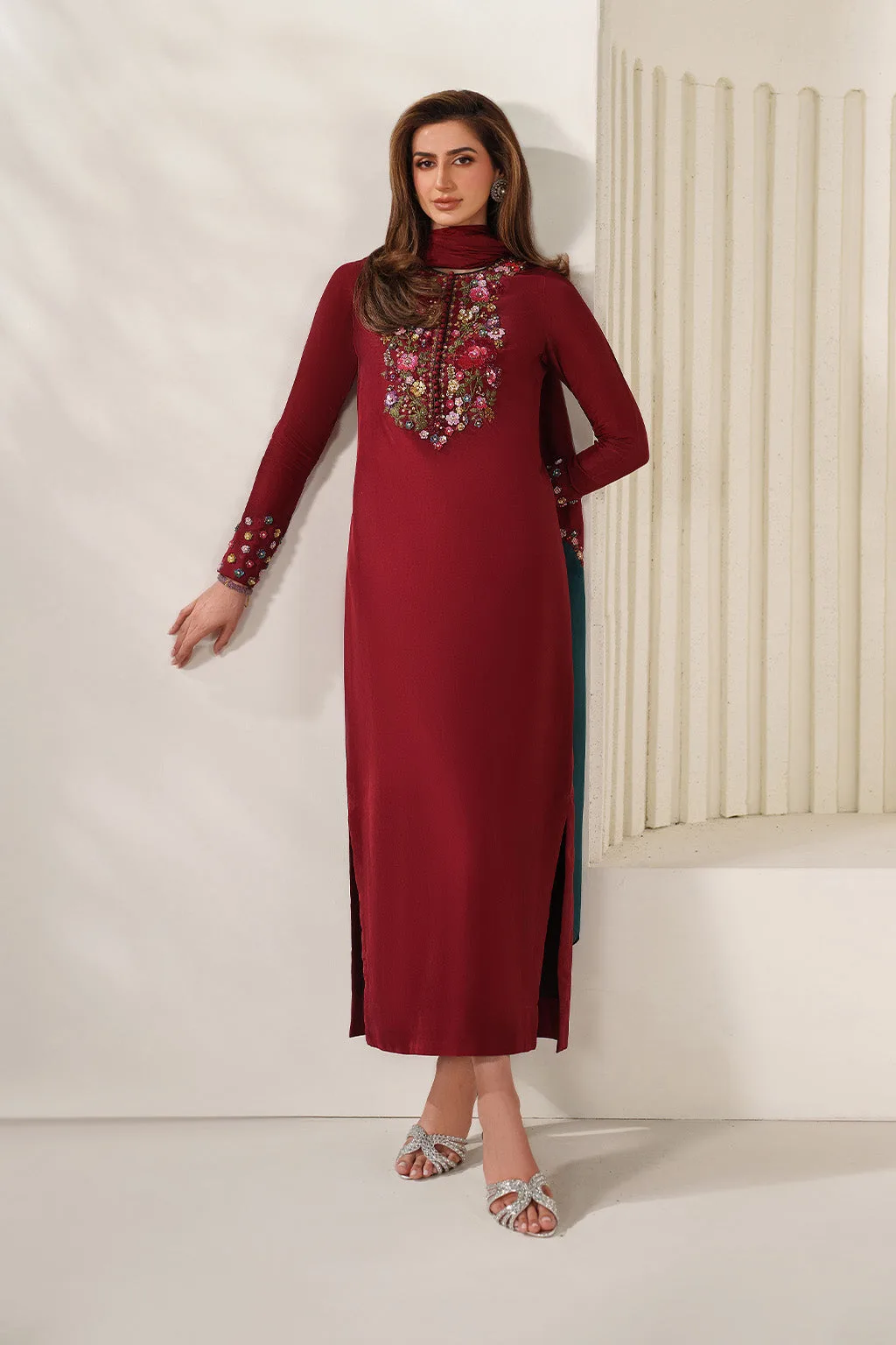 Red unstitched silk and organza suit with embroidered neckline – view 7 – Poshaq