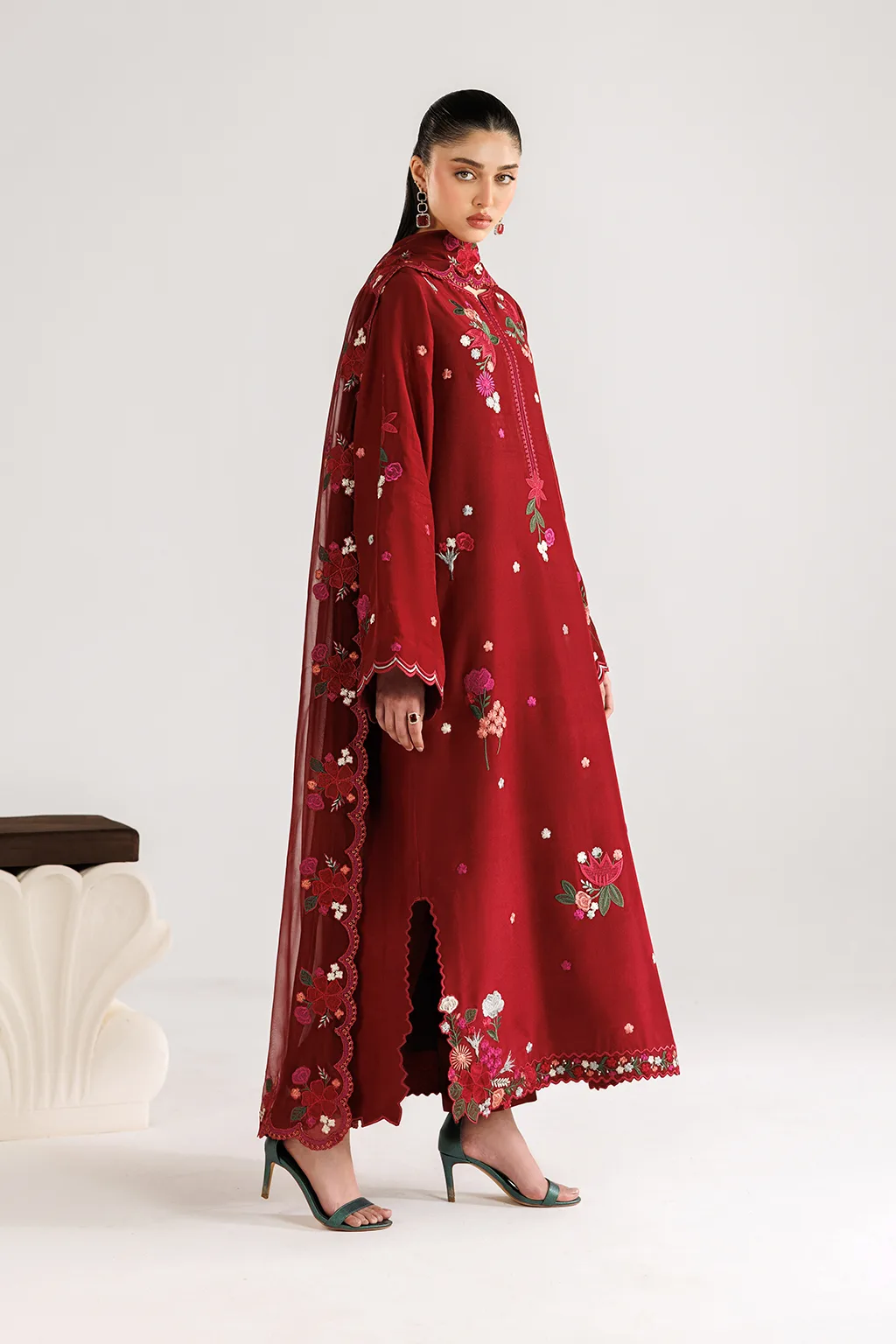 Red unstitched formal set with silk shirt, organza sleeves and chiffon dupatta – view 2 – Poshaq