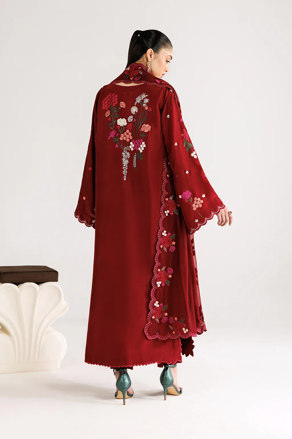 Red unstitched formal set with silk shirt, organza sleeves and chiffon dupatta – view 3 – Poshaq